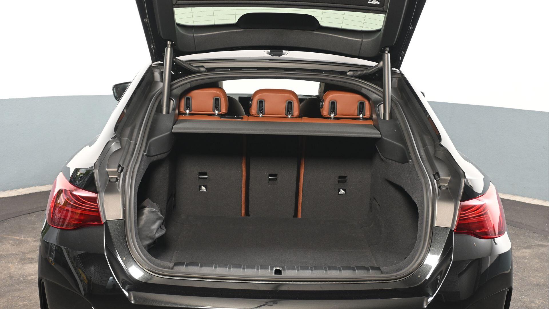 BMW i4 view 23