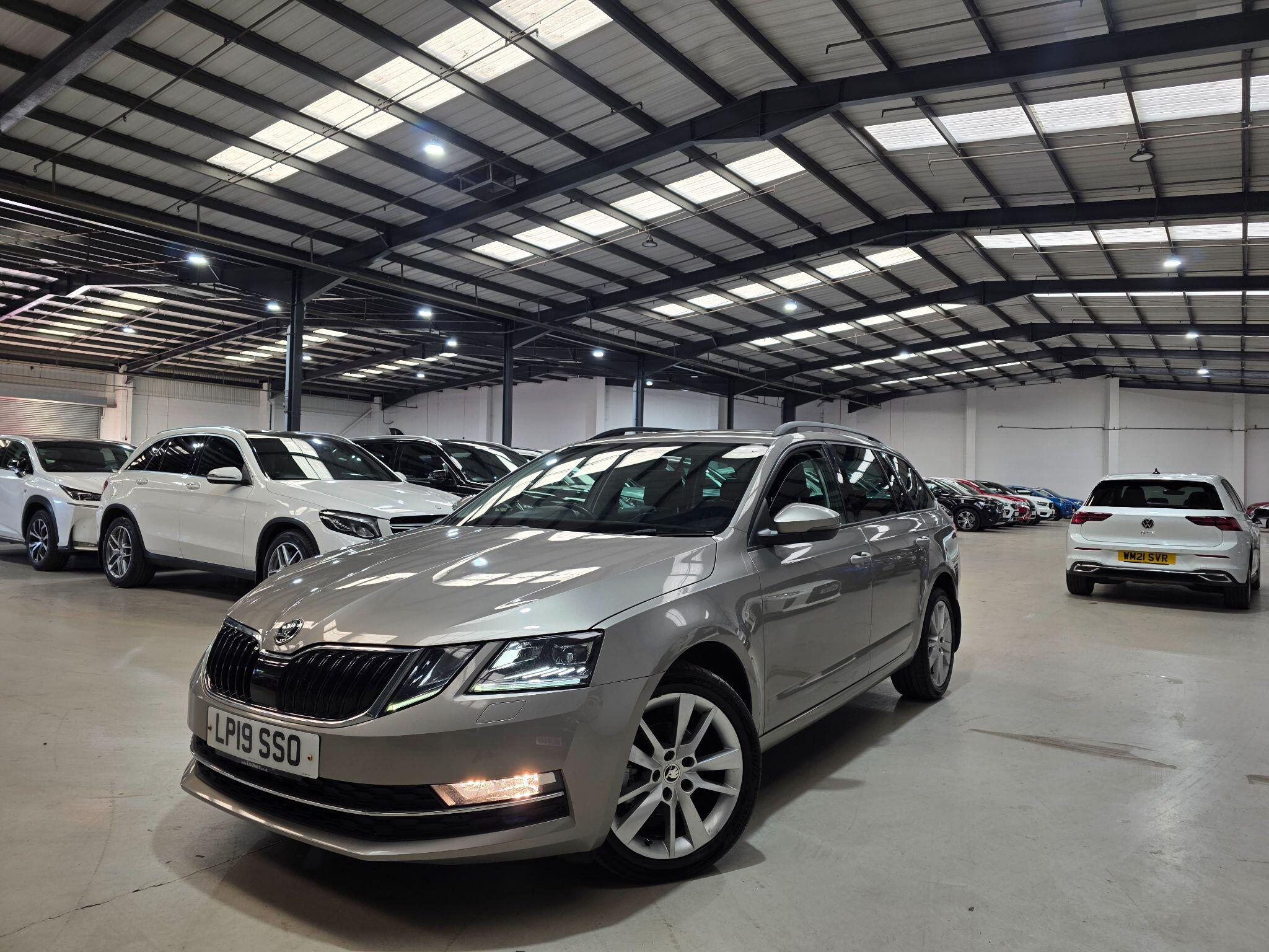 Skoda Octavia main image