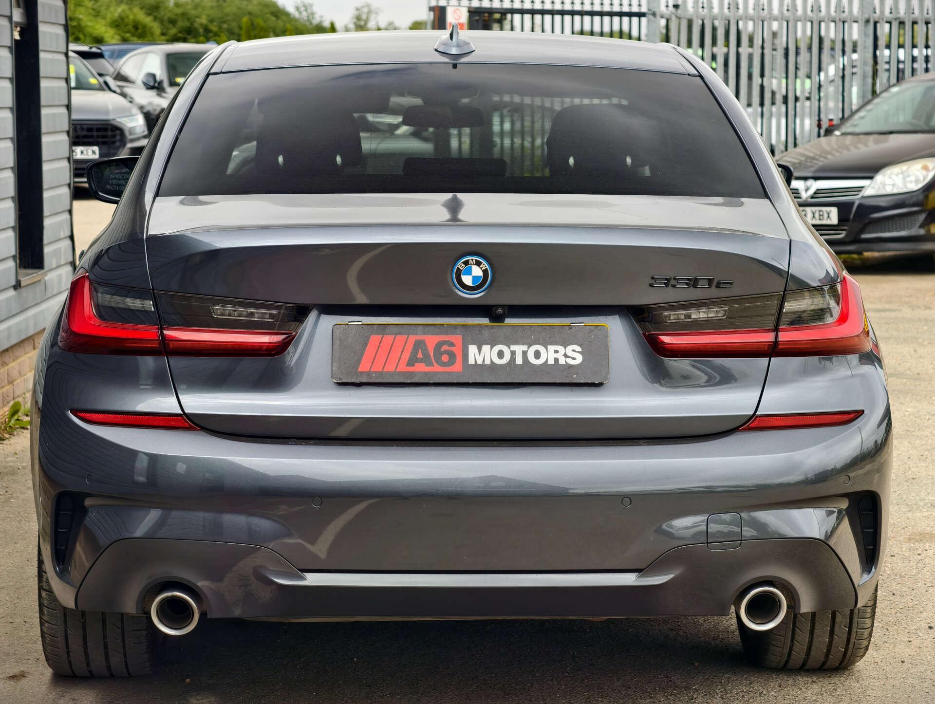 BMW 3 Series view 8
