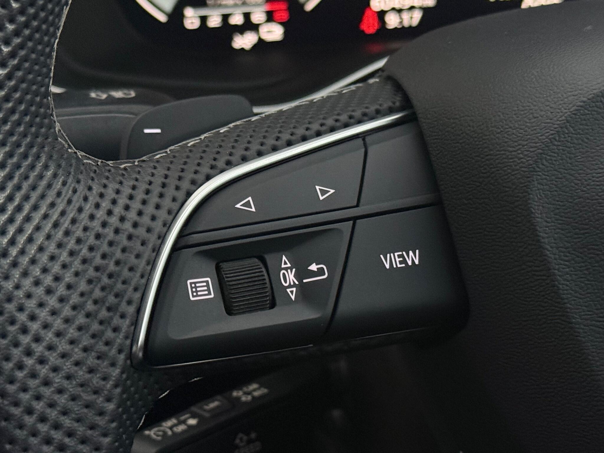 Audi Q5 view 15