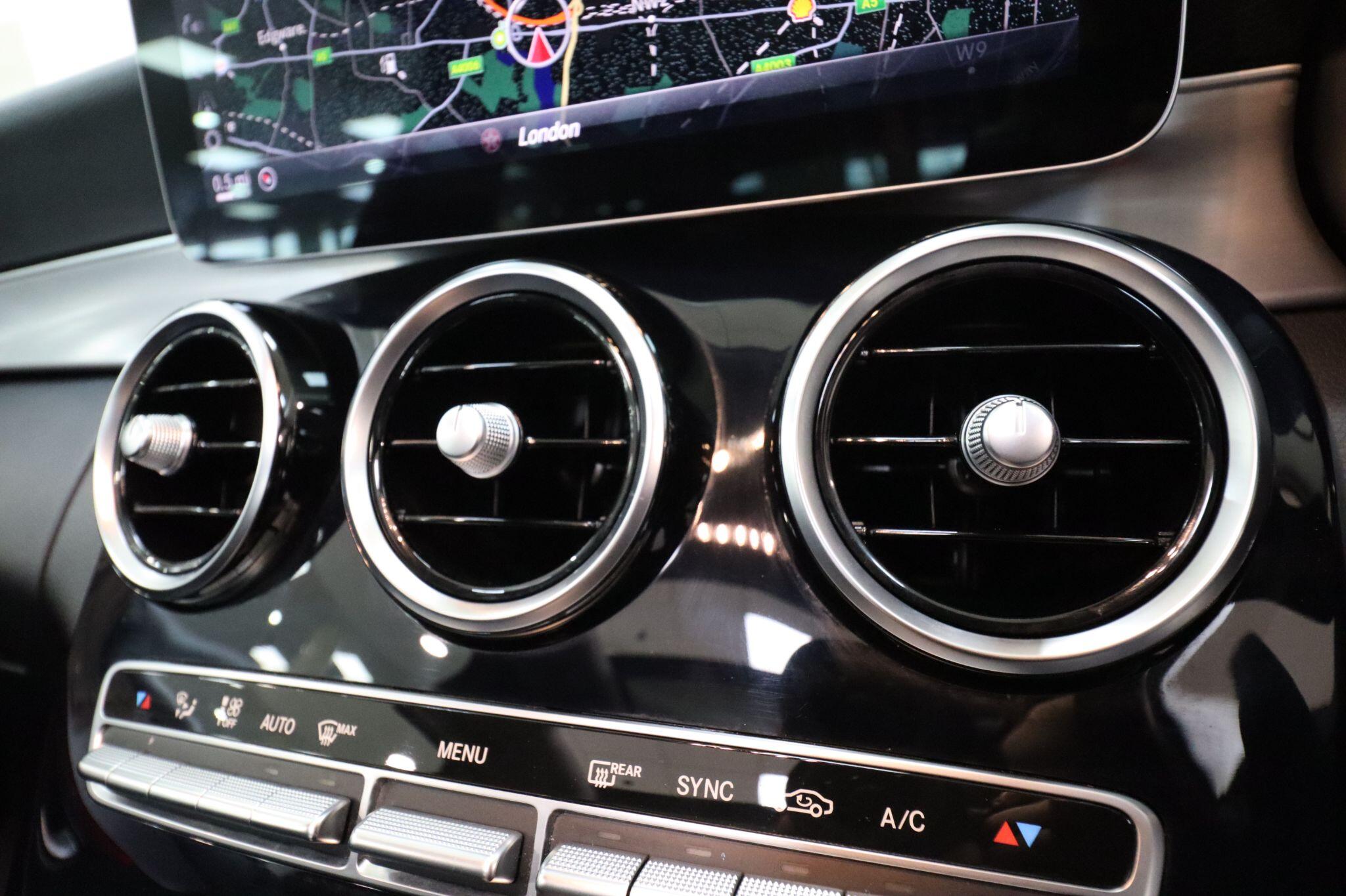 Mercedes-Benz C Class view 22