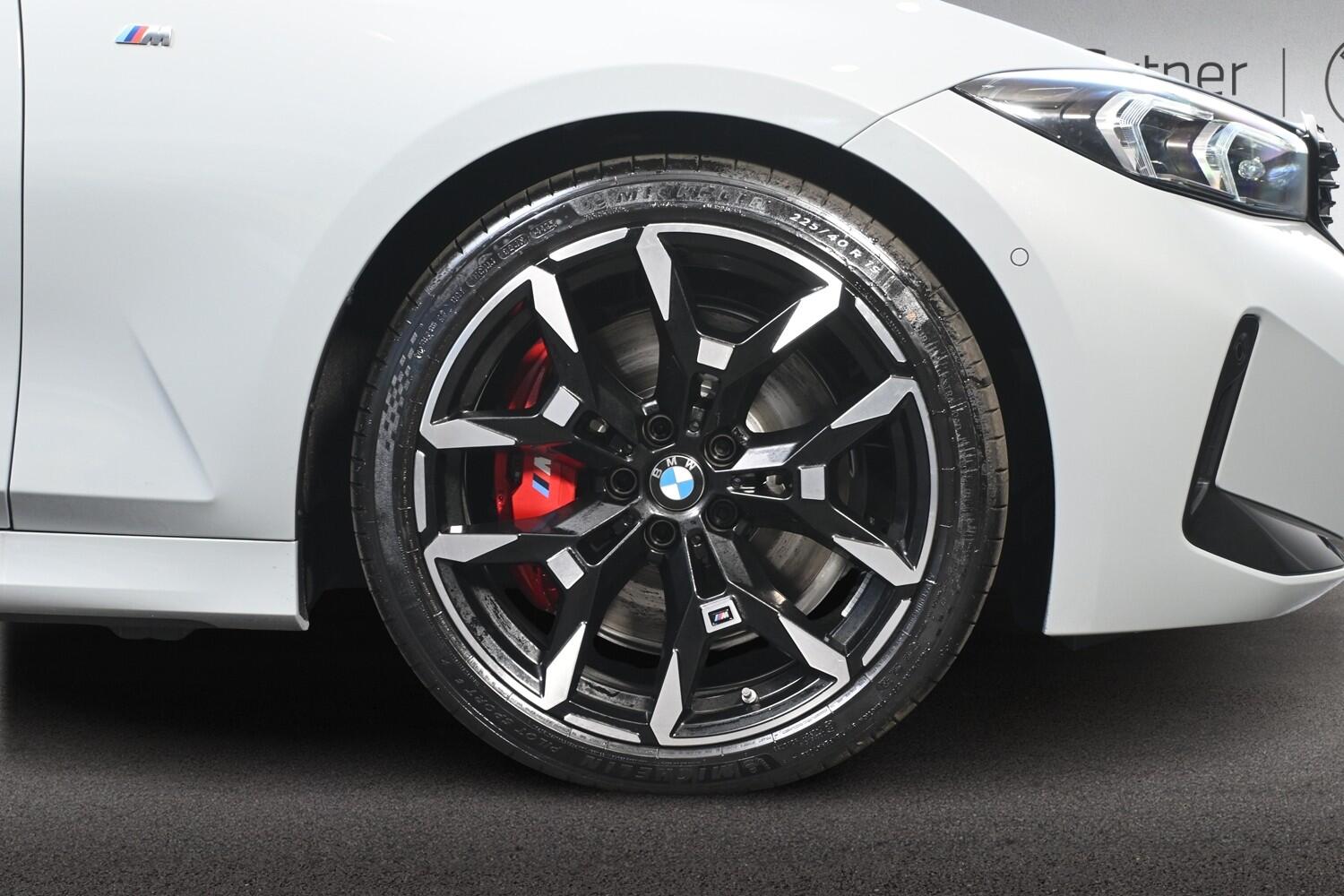 BMW 3 Series view 14