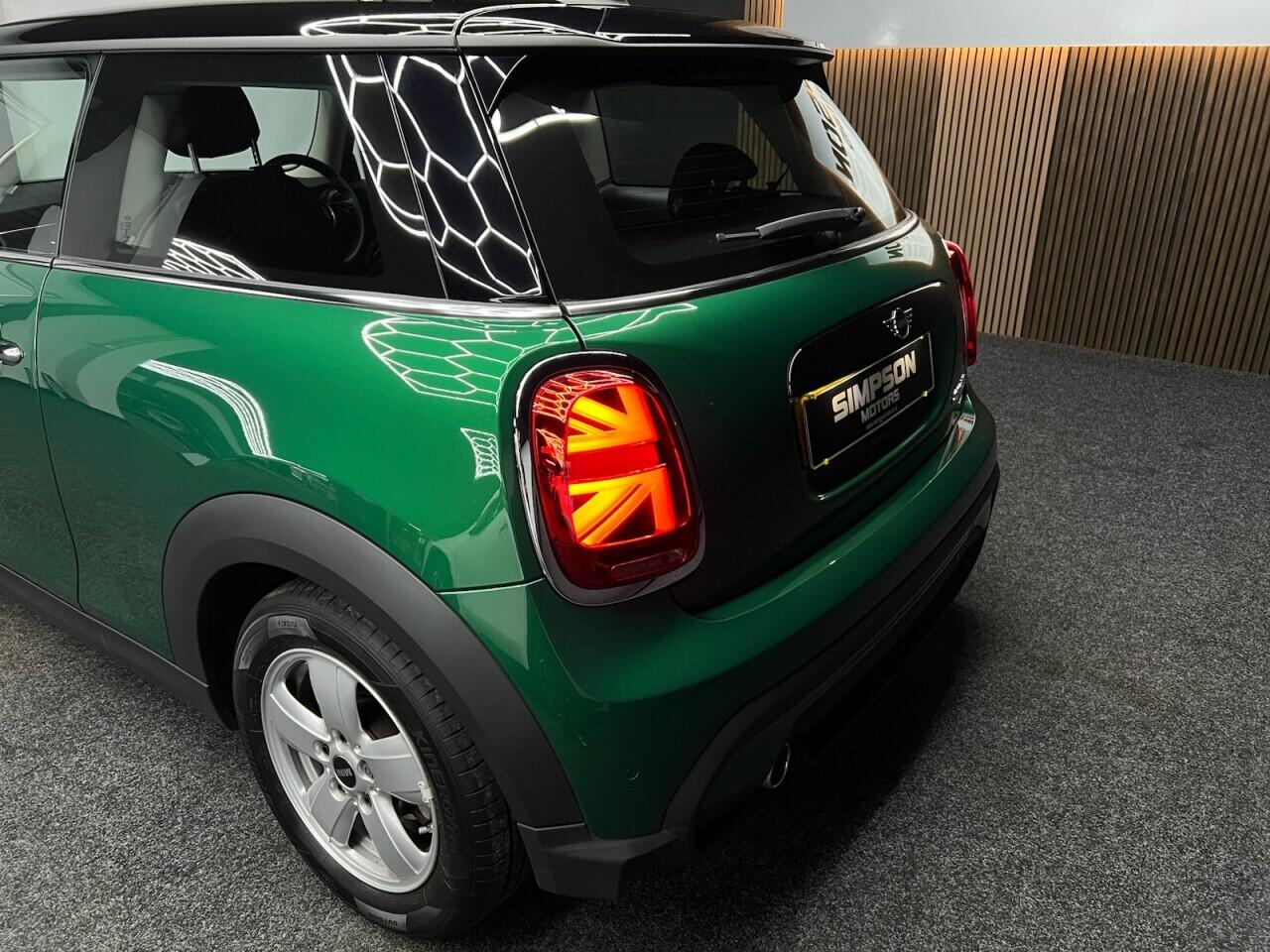 Mini Hatch view 8