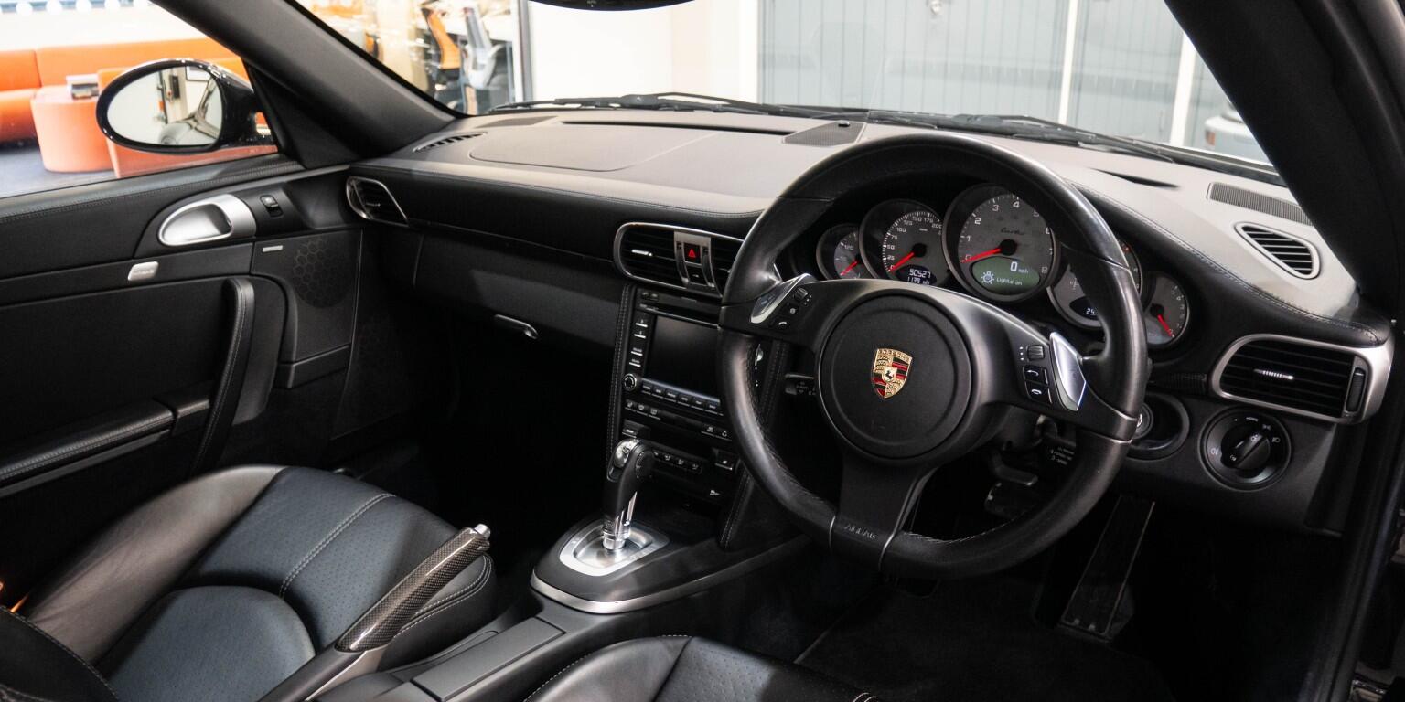 Porsche 911 view 13