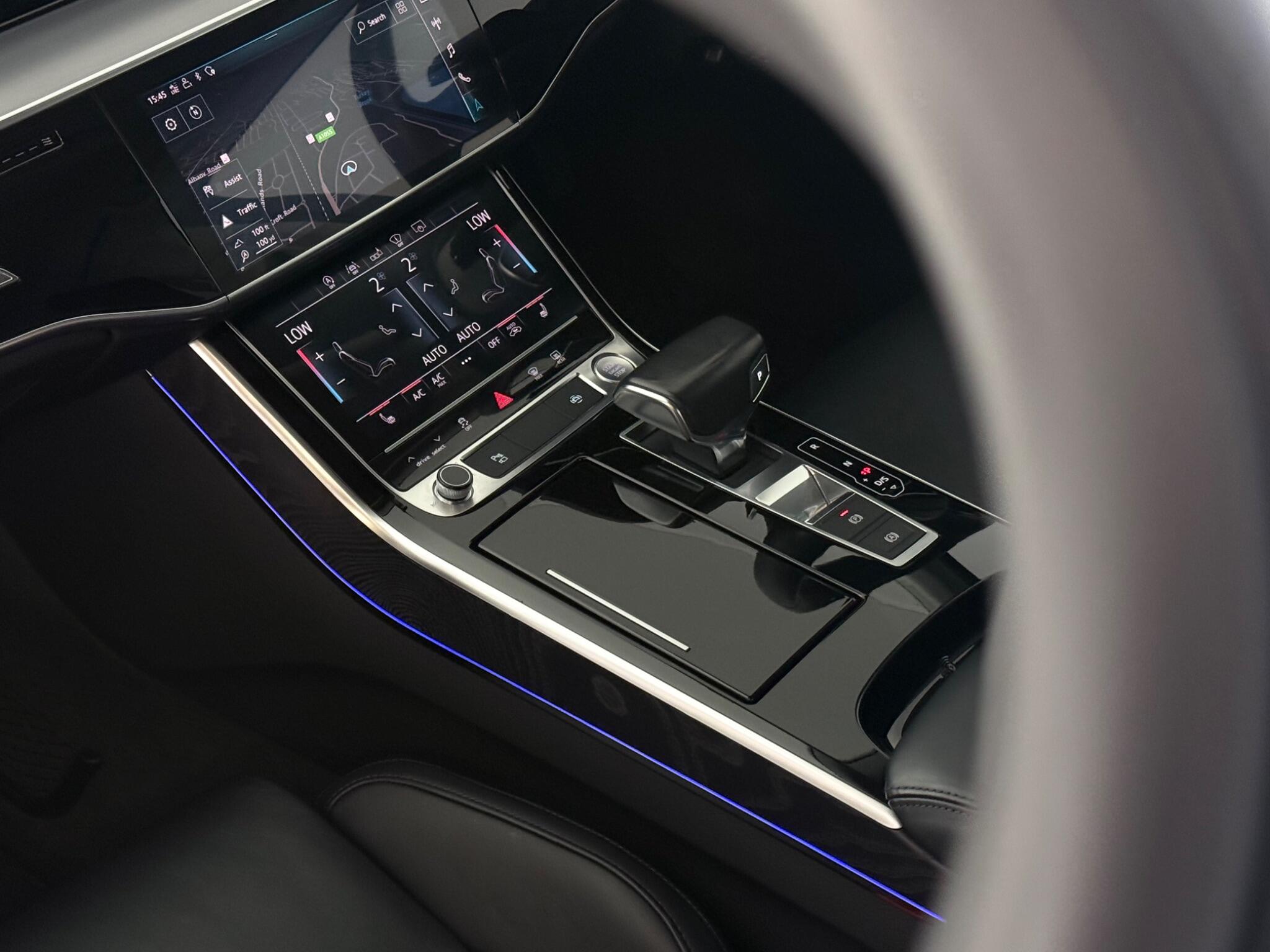 Audi A8 view 39