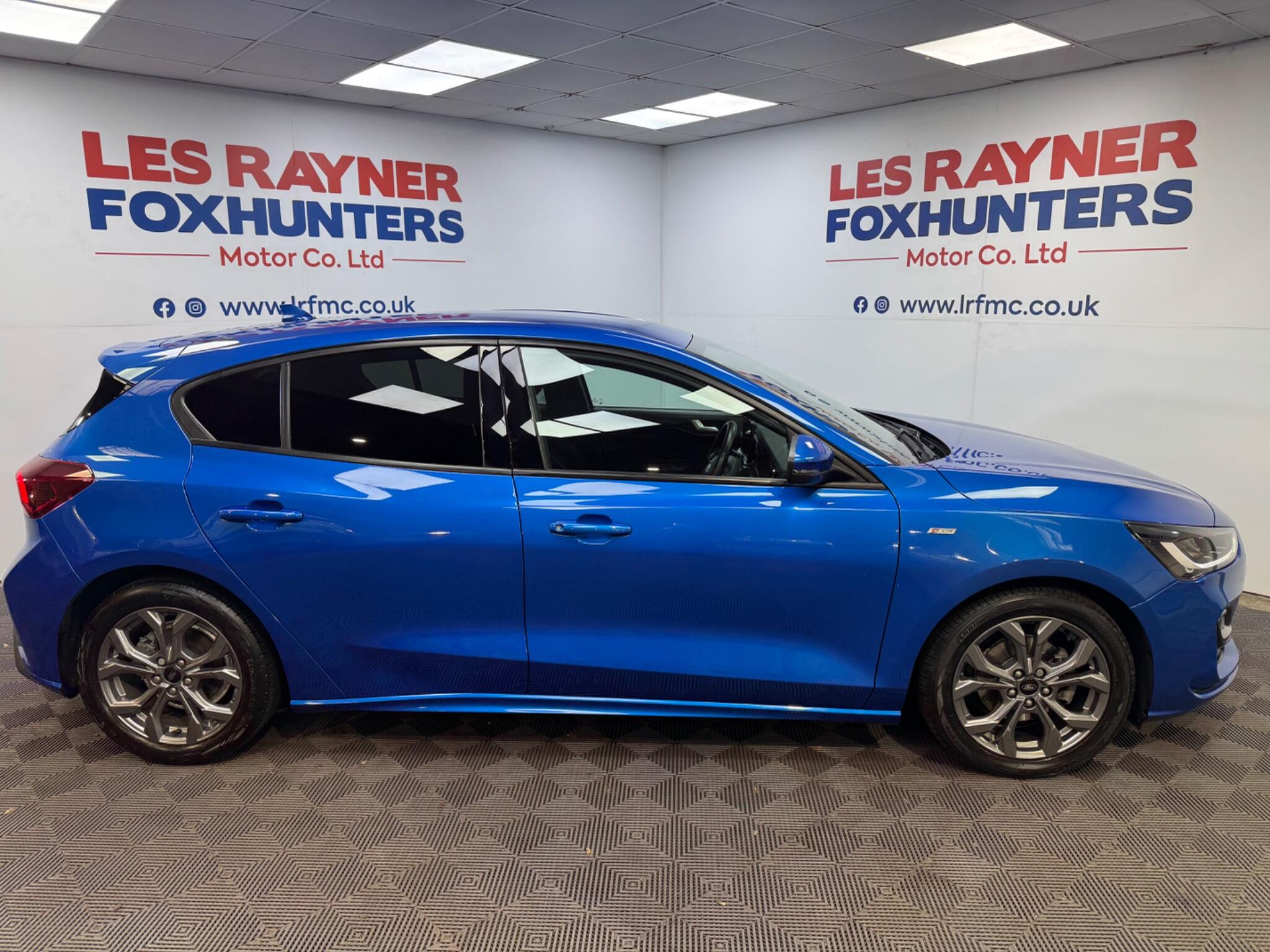 Ford Focus view 2