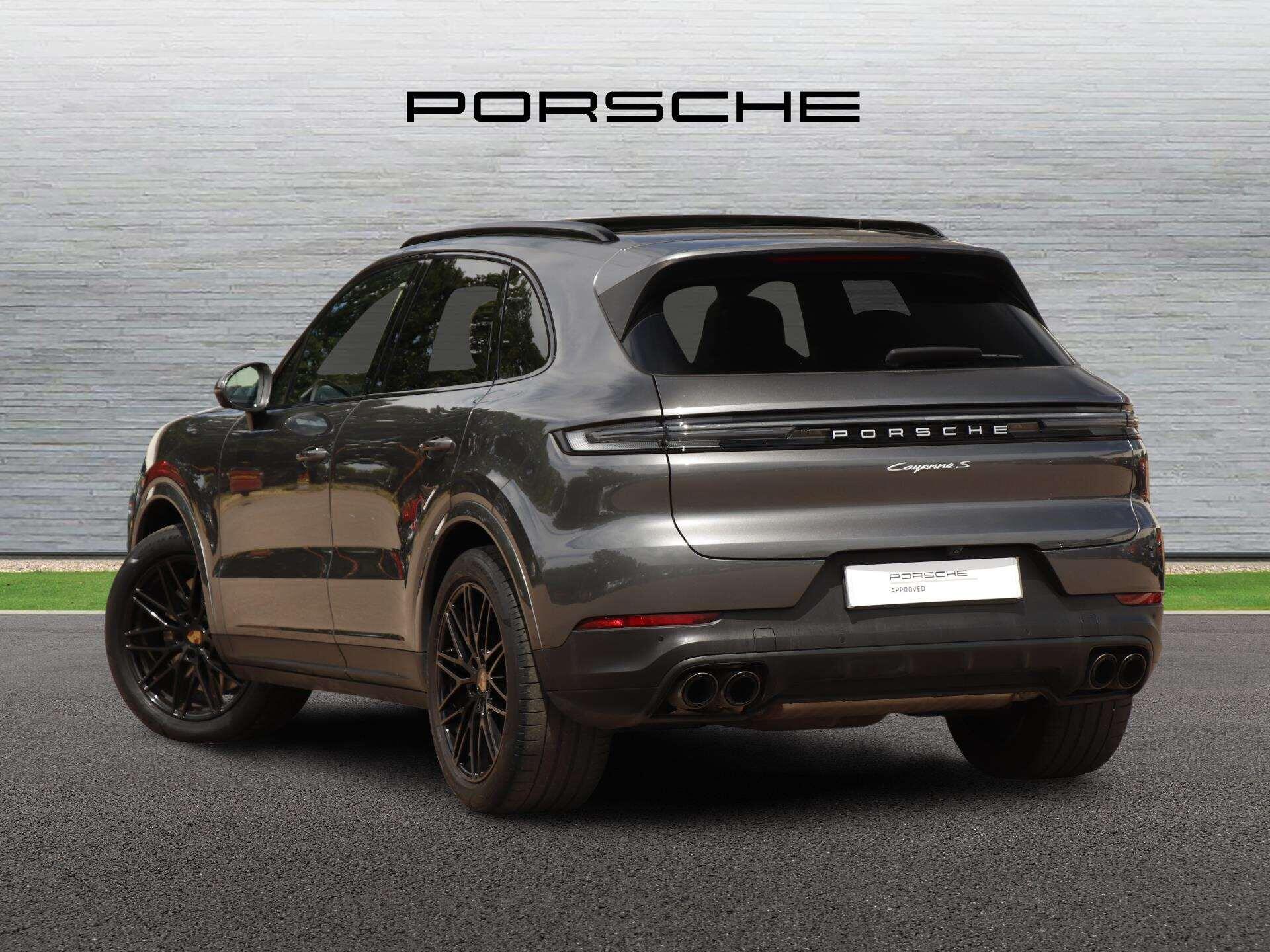 Porsche Cayenne view 5