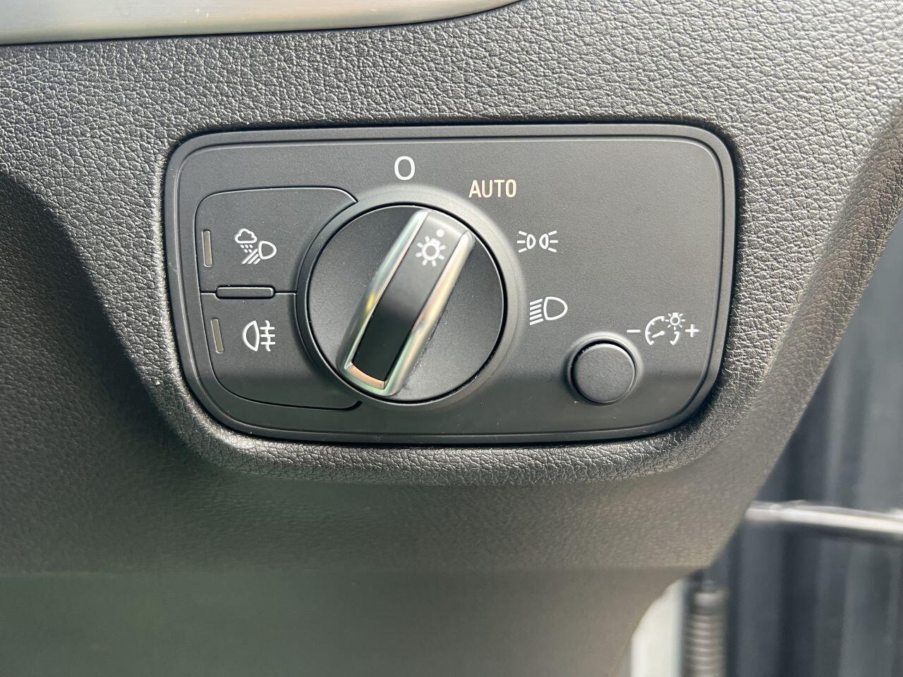 Audi Q2 view 57
