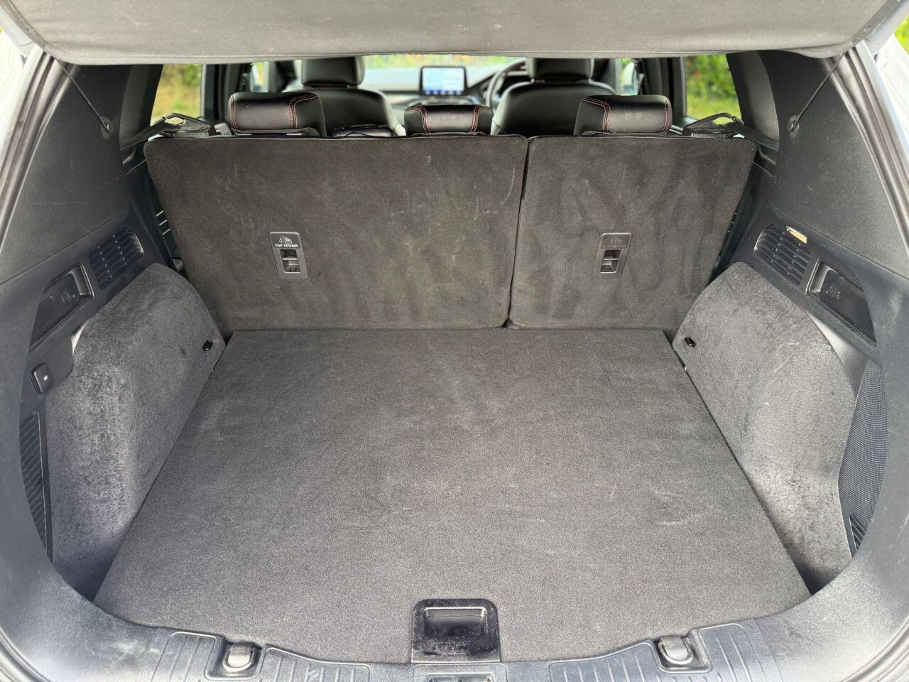 Ford Kuga view 55