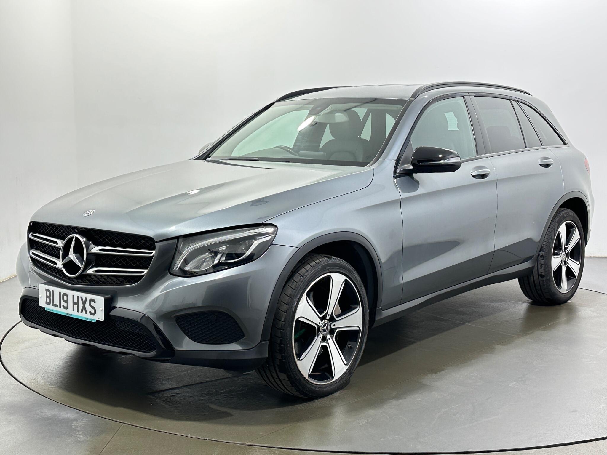 Mercedes-Benz GLC view 4
