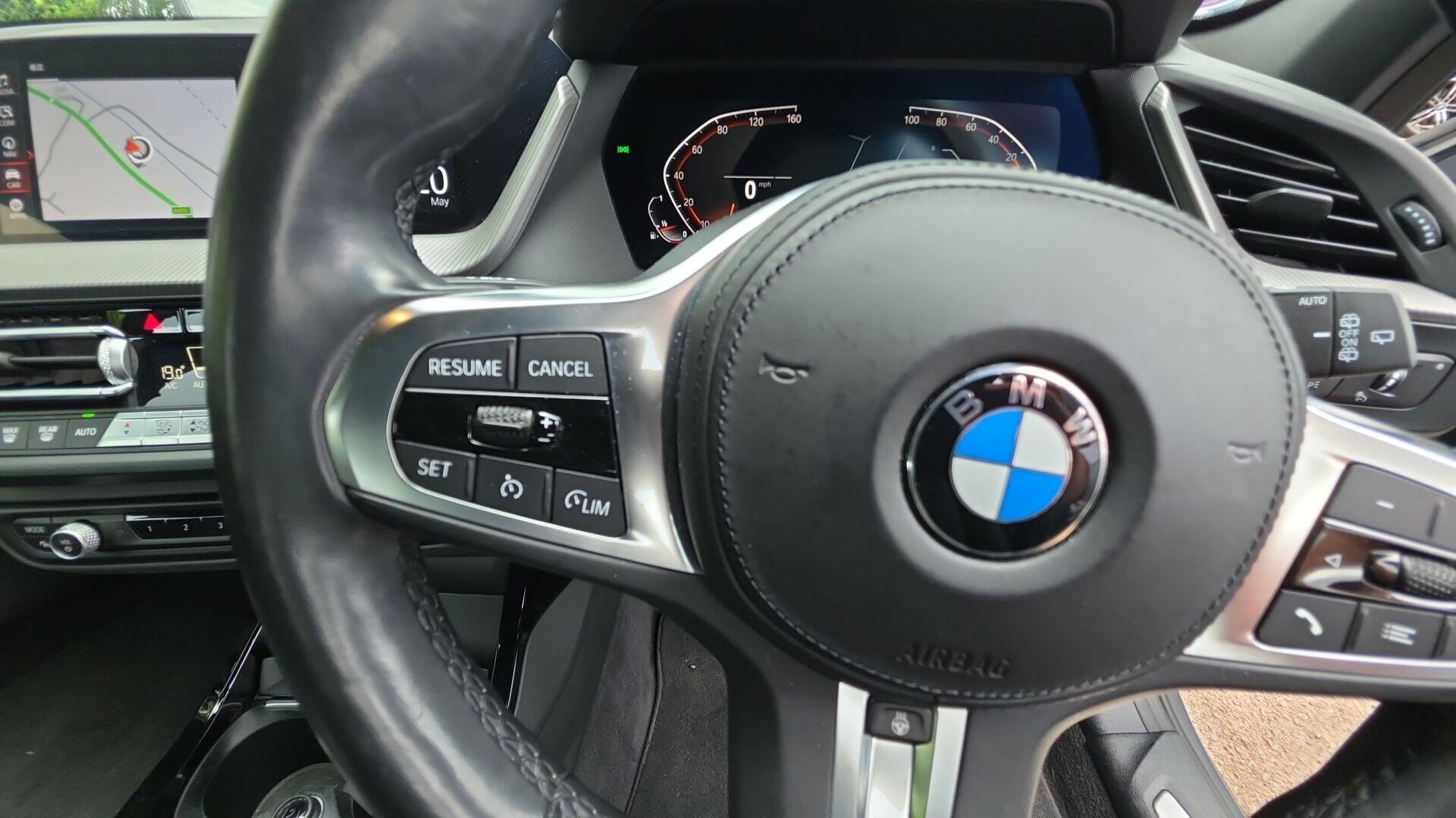 BMW 1 Series view 17