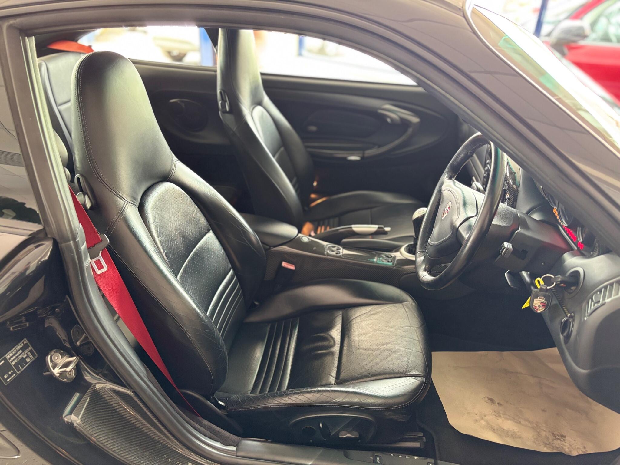 Porsche 911 view 10