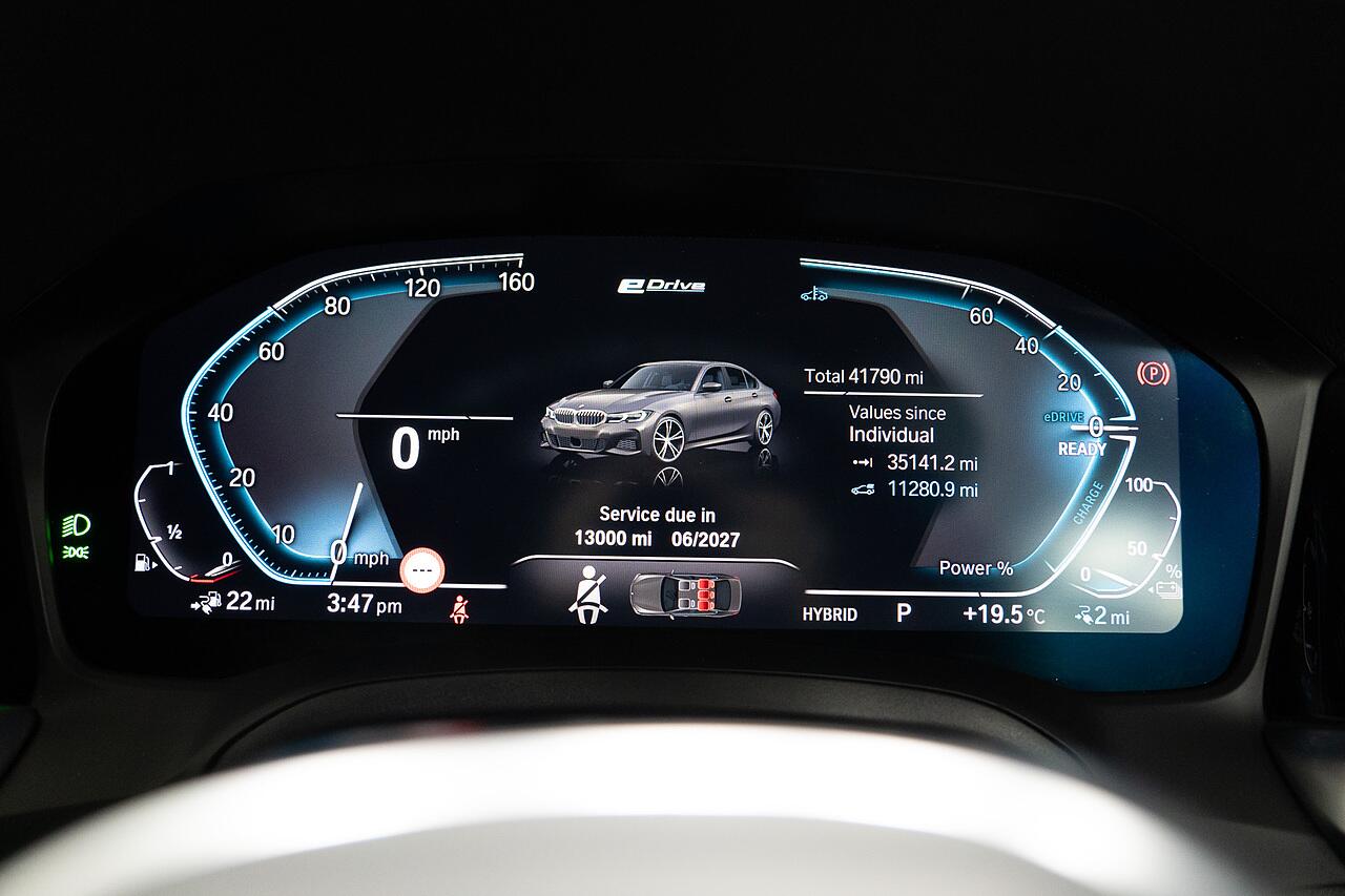 BMW 3 Series view 12