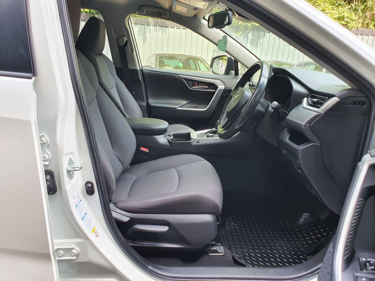 Toyota Rav4 view 15