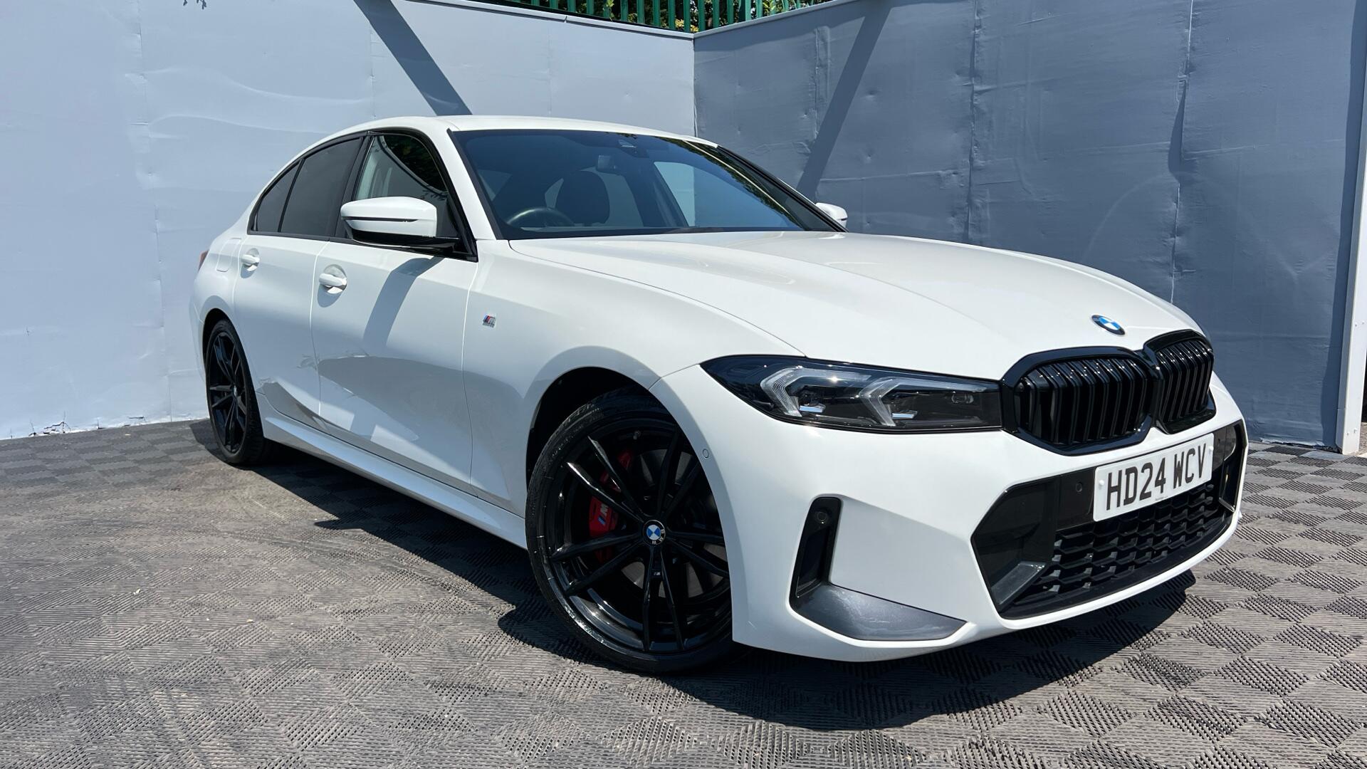 BMW 3 Series view 24