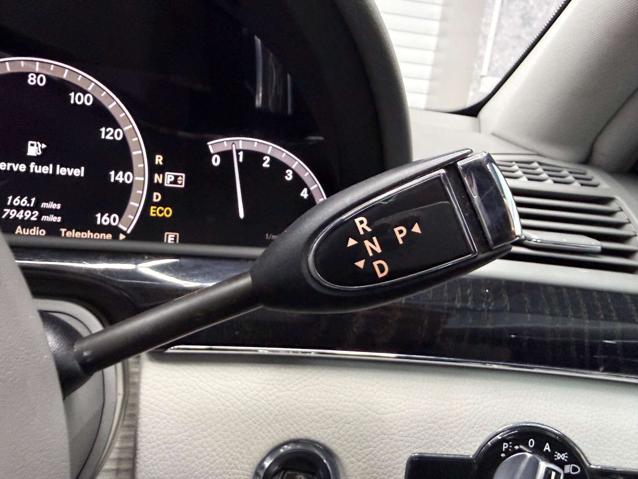 Mercedes-Benz S Class view 24