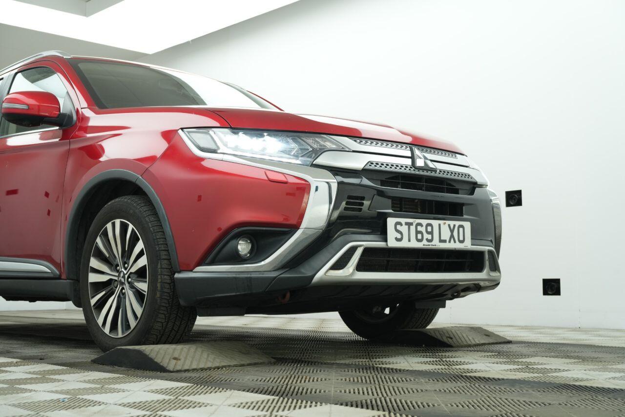 Mitsubishi Outlander view 5