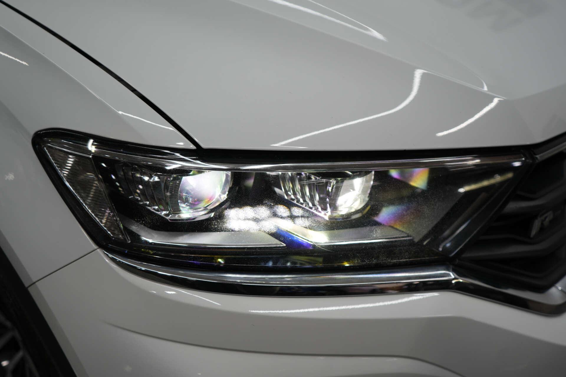Volkswagen T-Roc view 41
