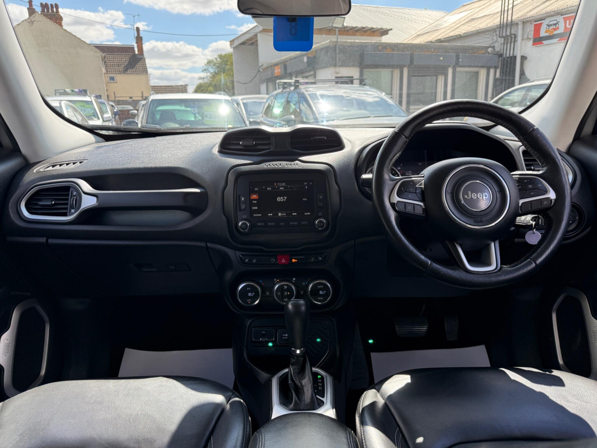 Jeep Renegade - Image 52