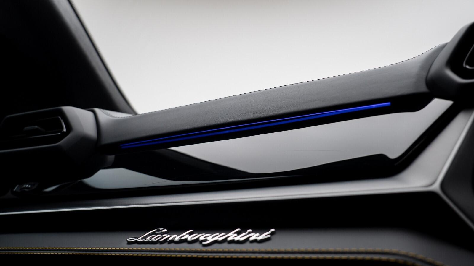Lamborghini Urus view 47