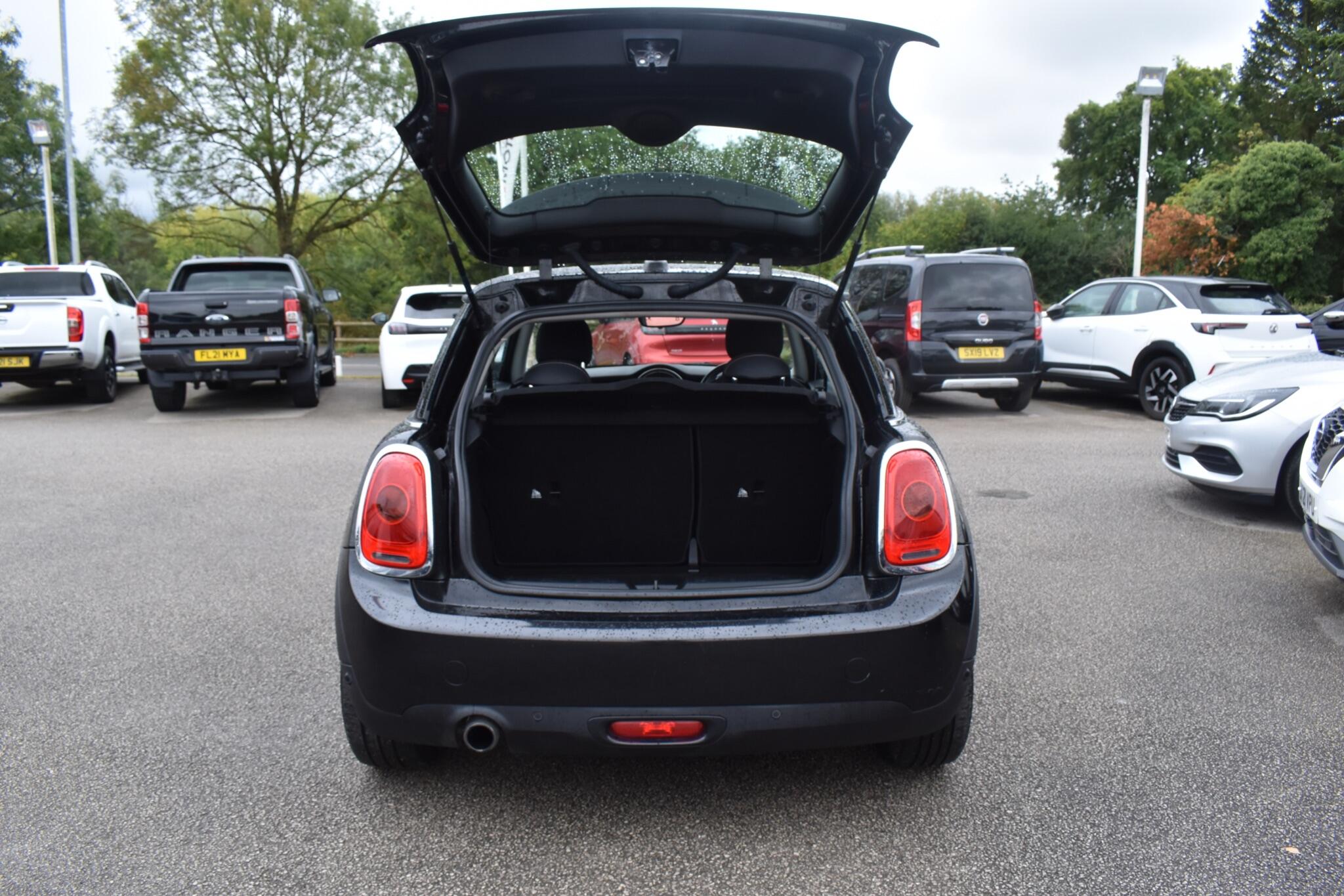 Hatch - 1.5 Cooper Auto Euro 6 (s/s) 3dr - Image 5