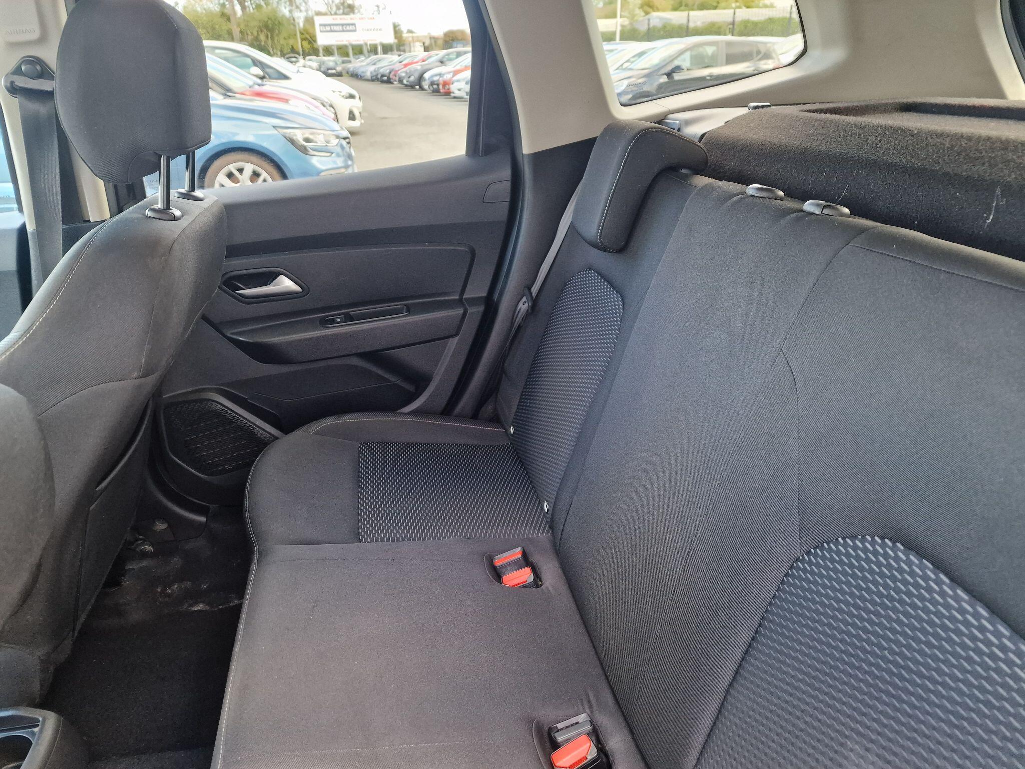 Dacia Duster view 21