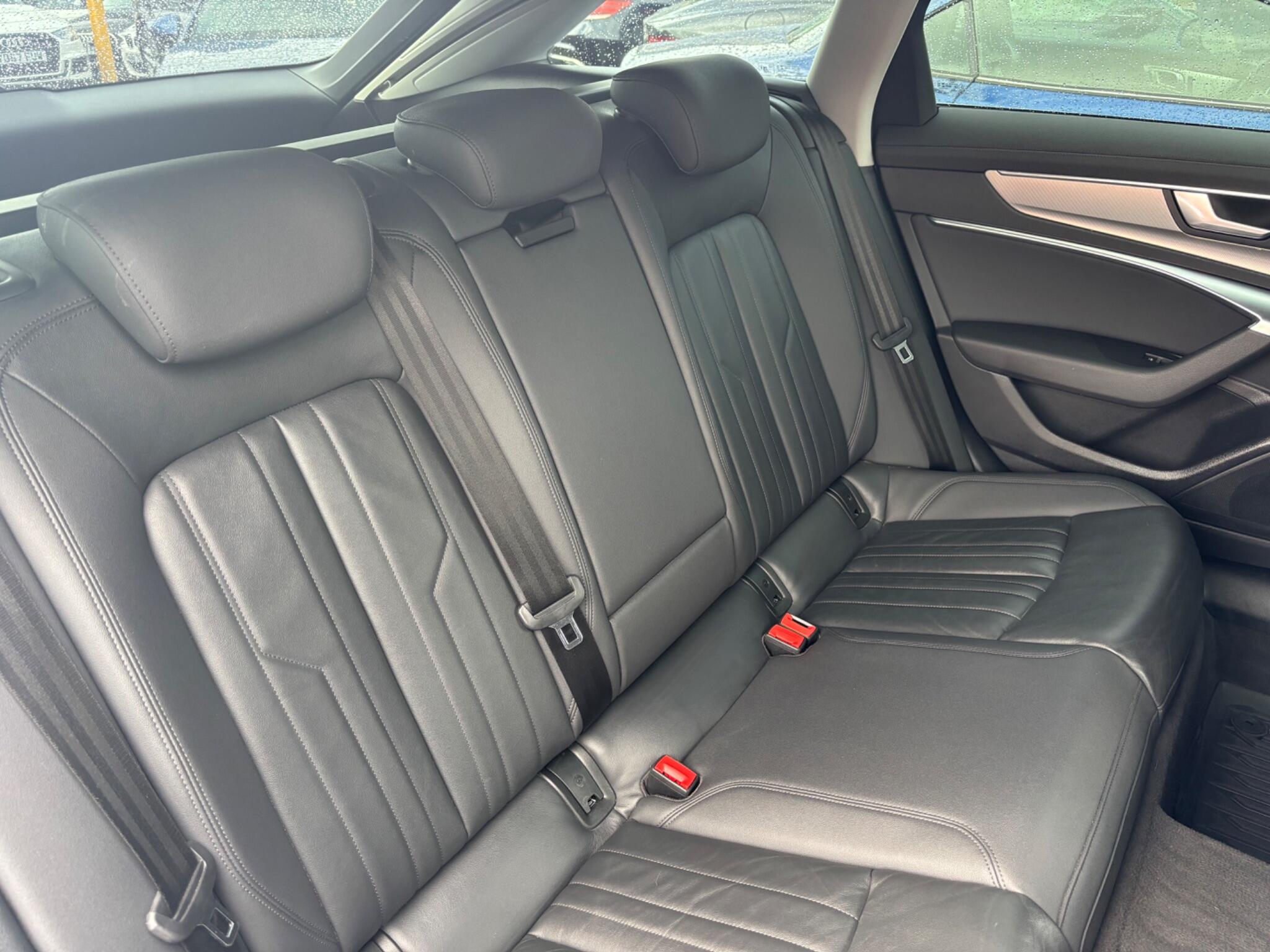 Audi A6 Avant view 21