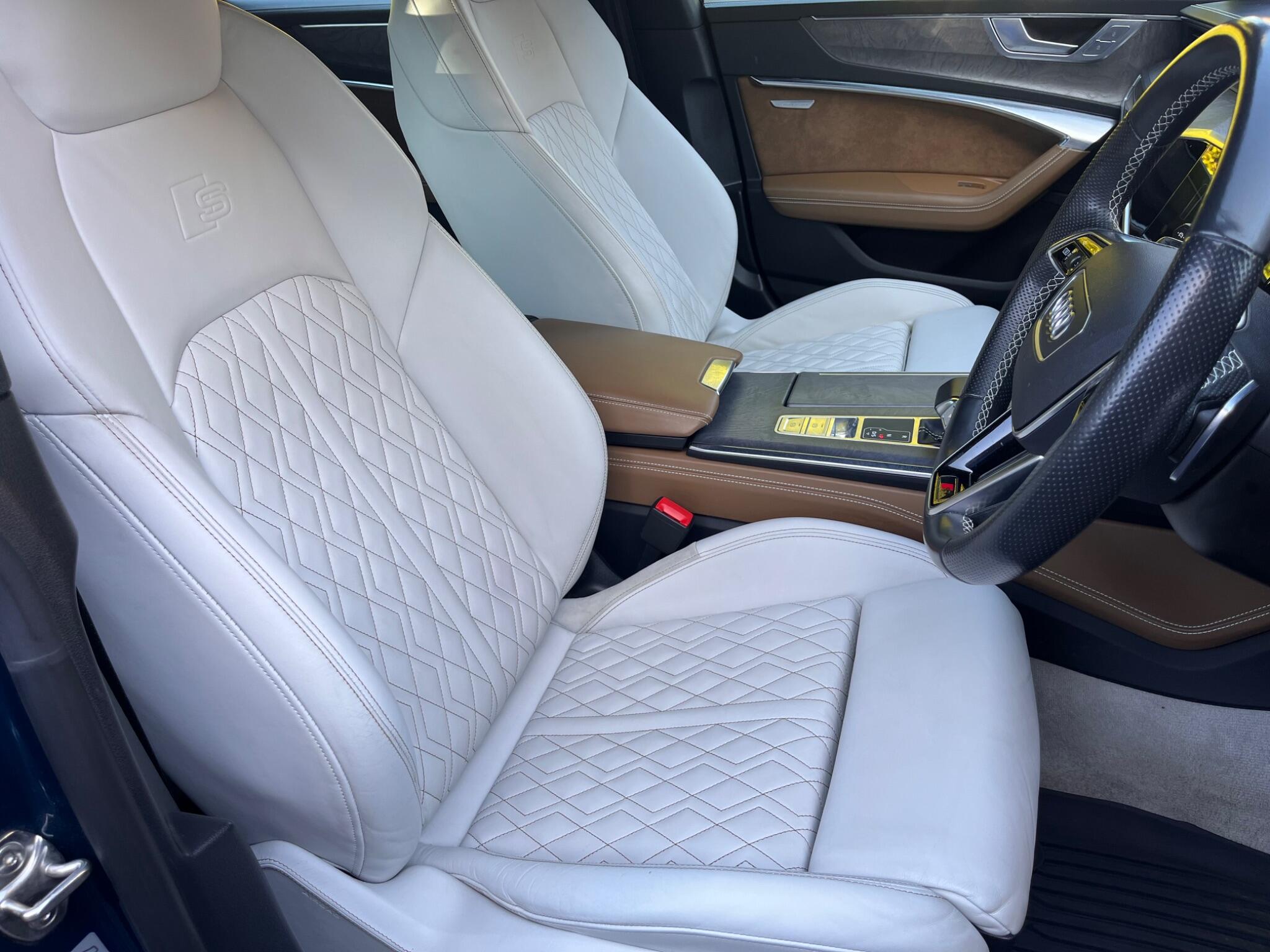 Audi A7 view 24