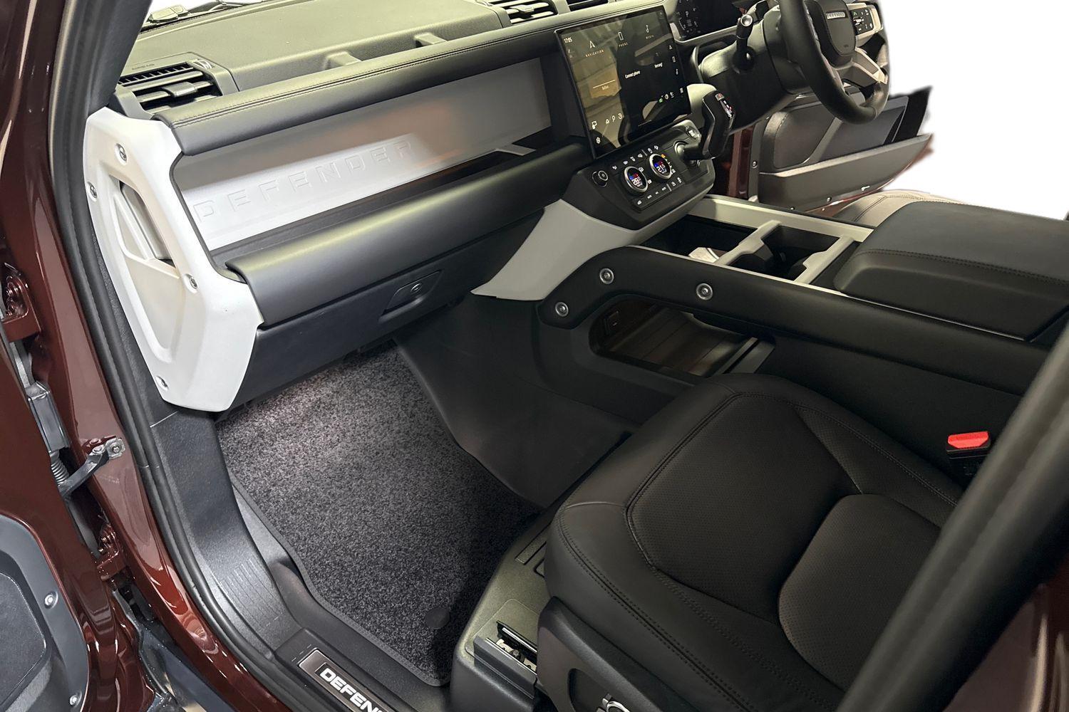 Land Rover Defender view 7
