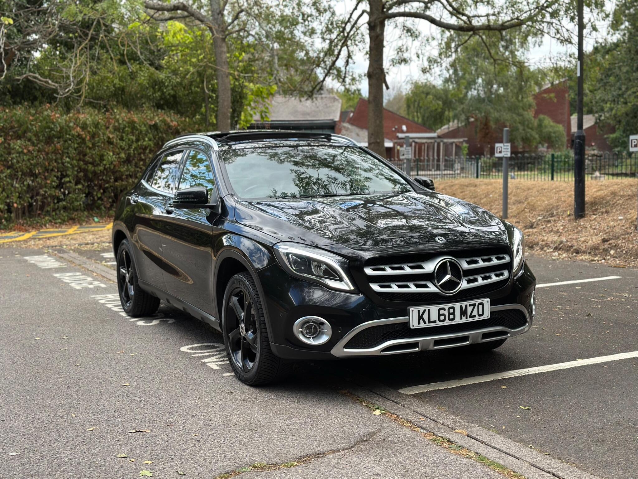 Mercedes-Benz Gla view 10