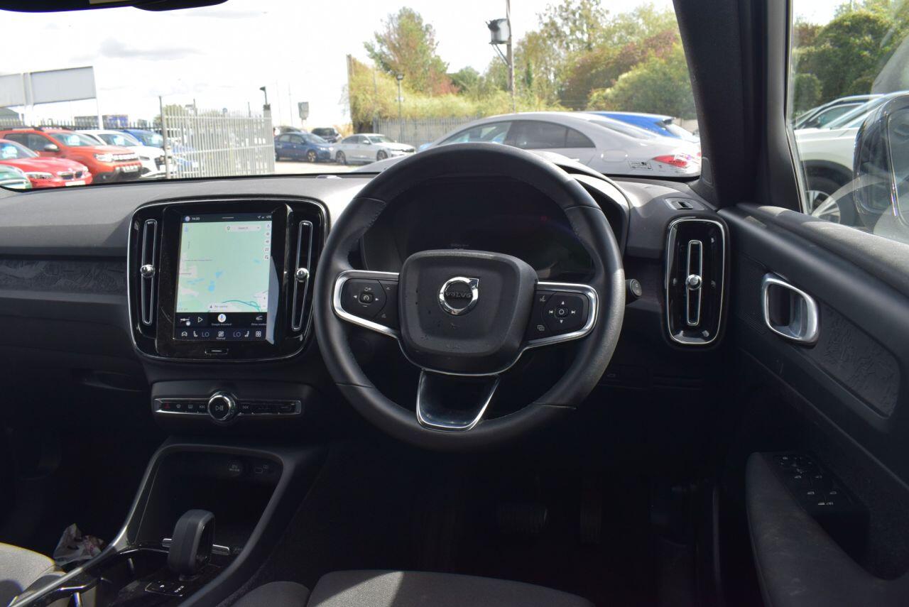 Volvo XC40 view 16