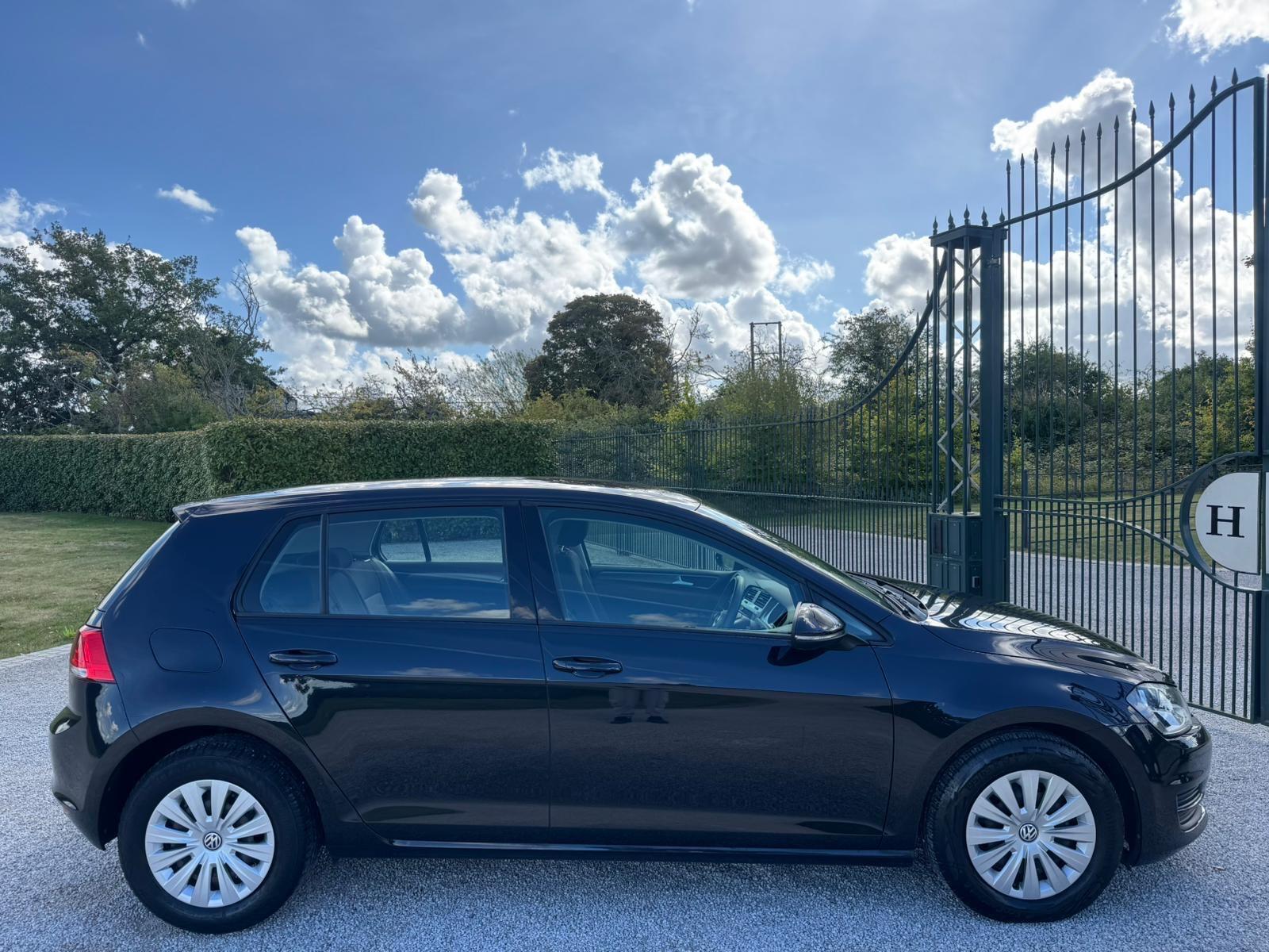 2014 Volkswagen Golf image 9