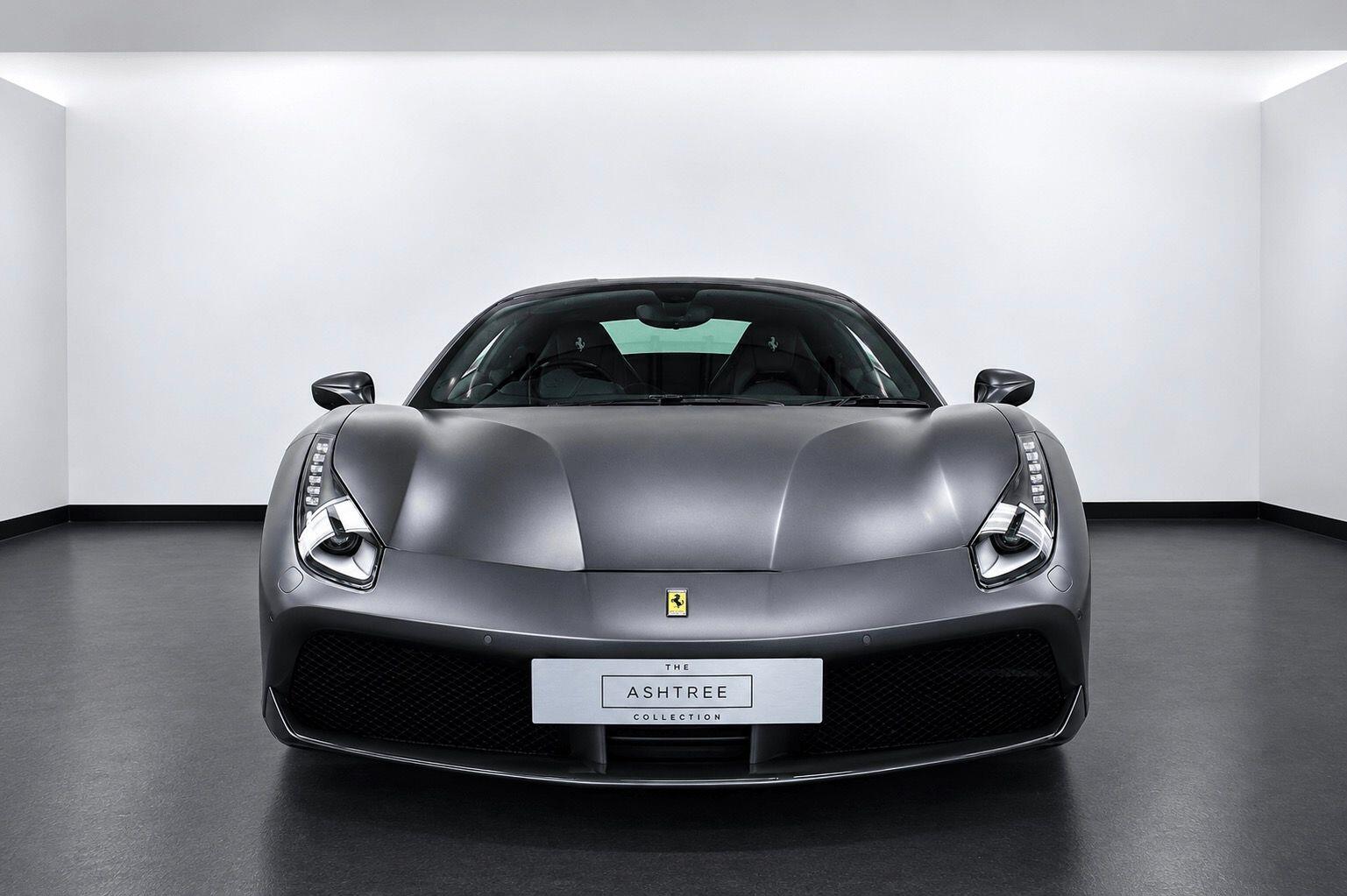 Ferrari 488 view 5