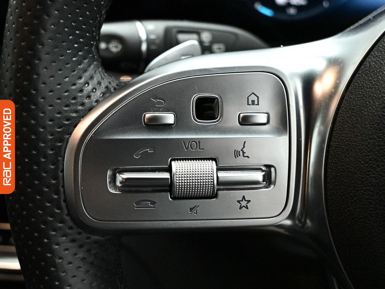 Mercedes-Benz EQC view 23