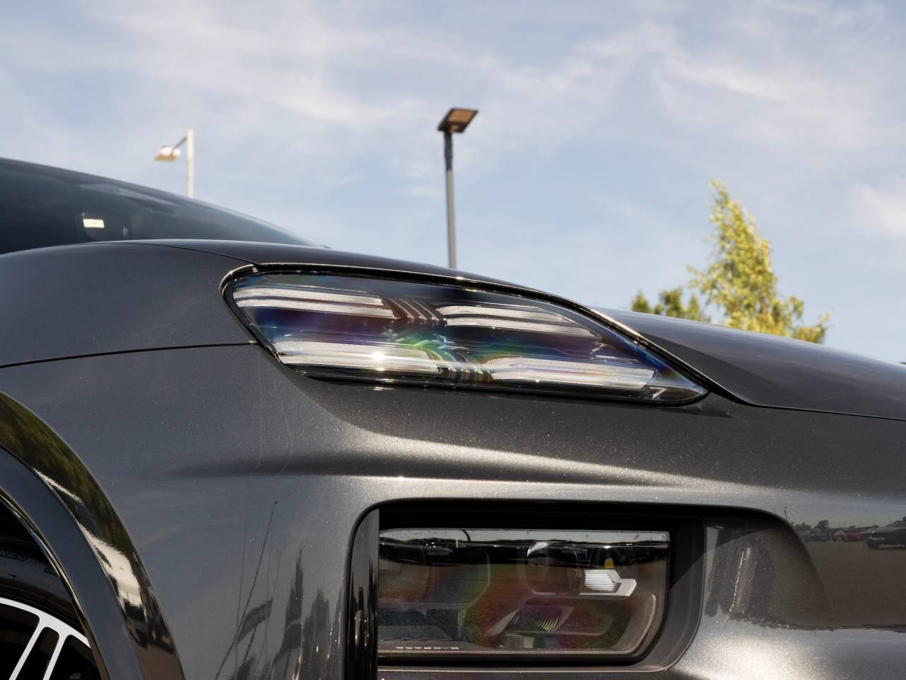 Porsche Macan view 35