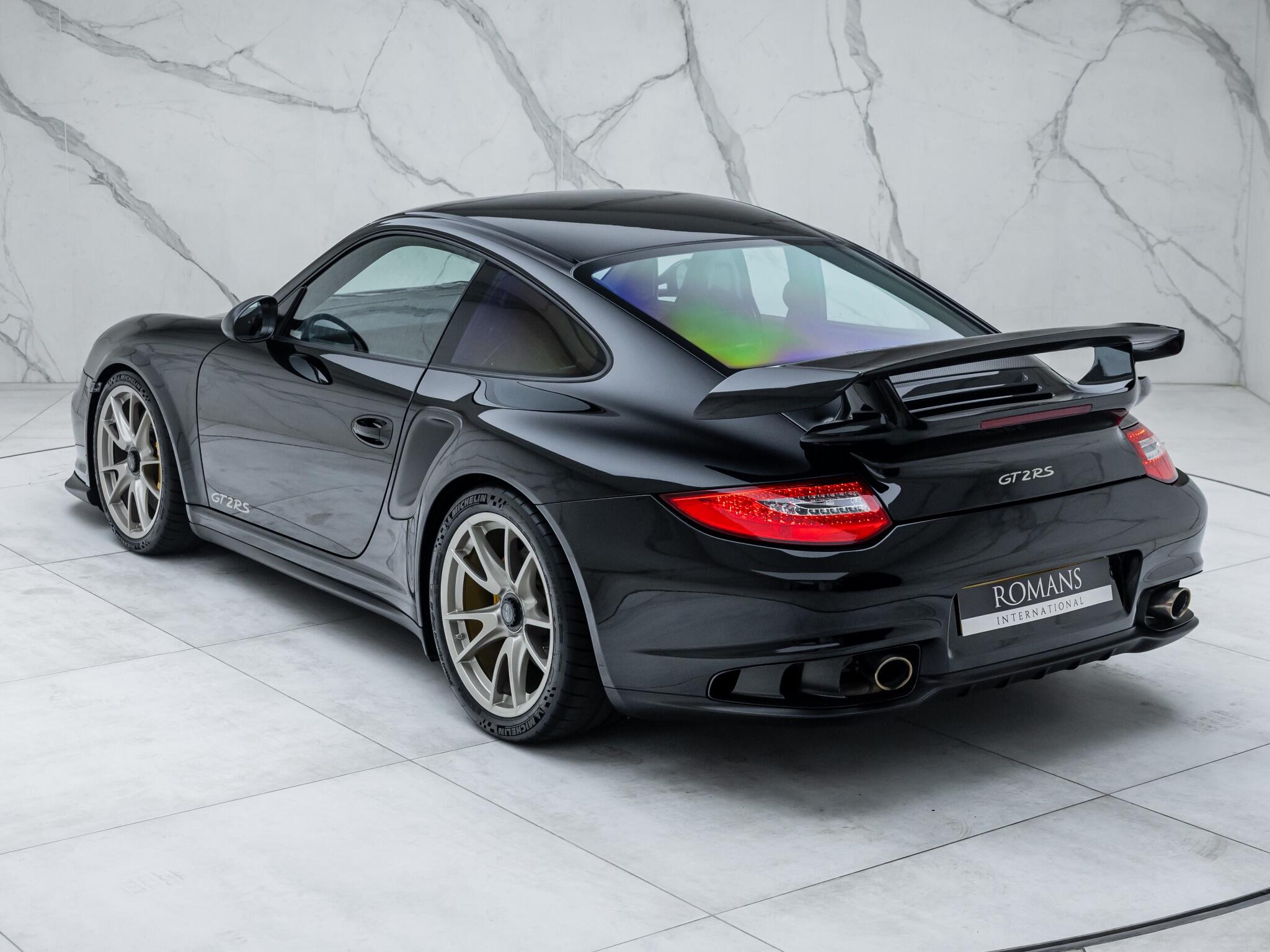 Porsche 911 view 7