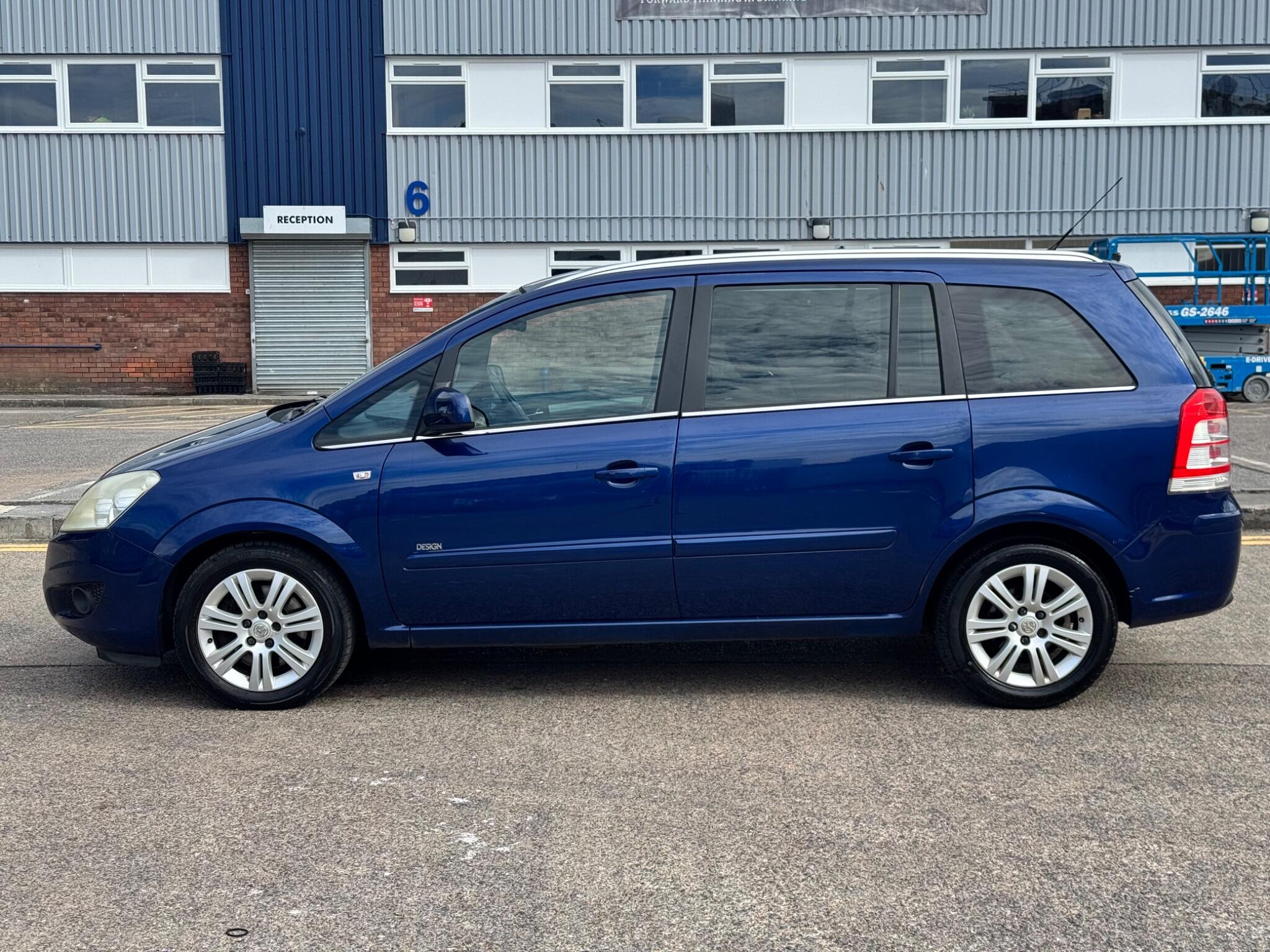 Vauxhall Zafira view 10