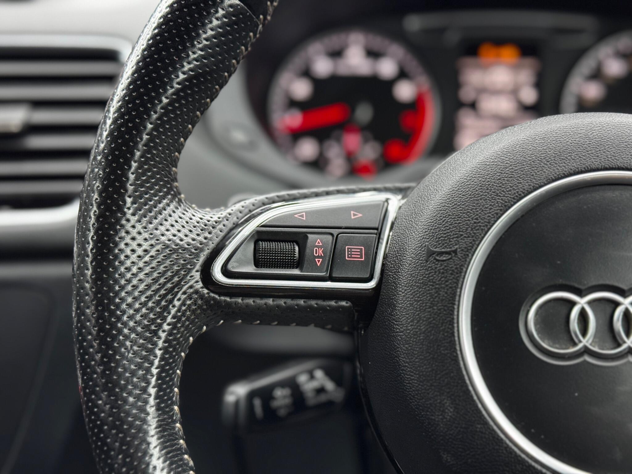 Audi Q3 view 20
