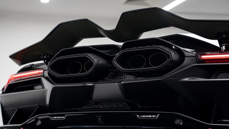 Lamborghini Revuelto view 17