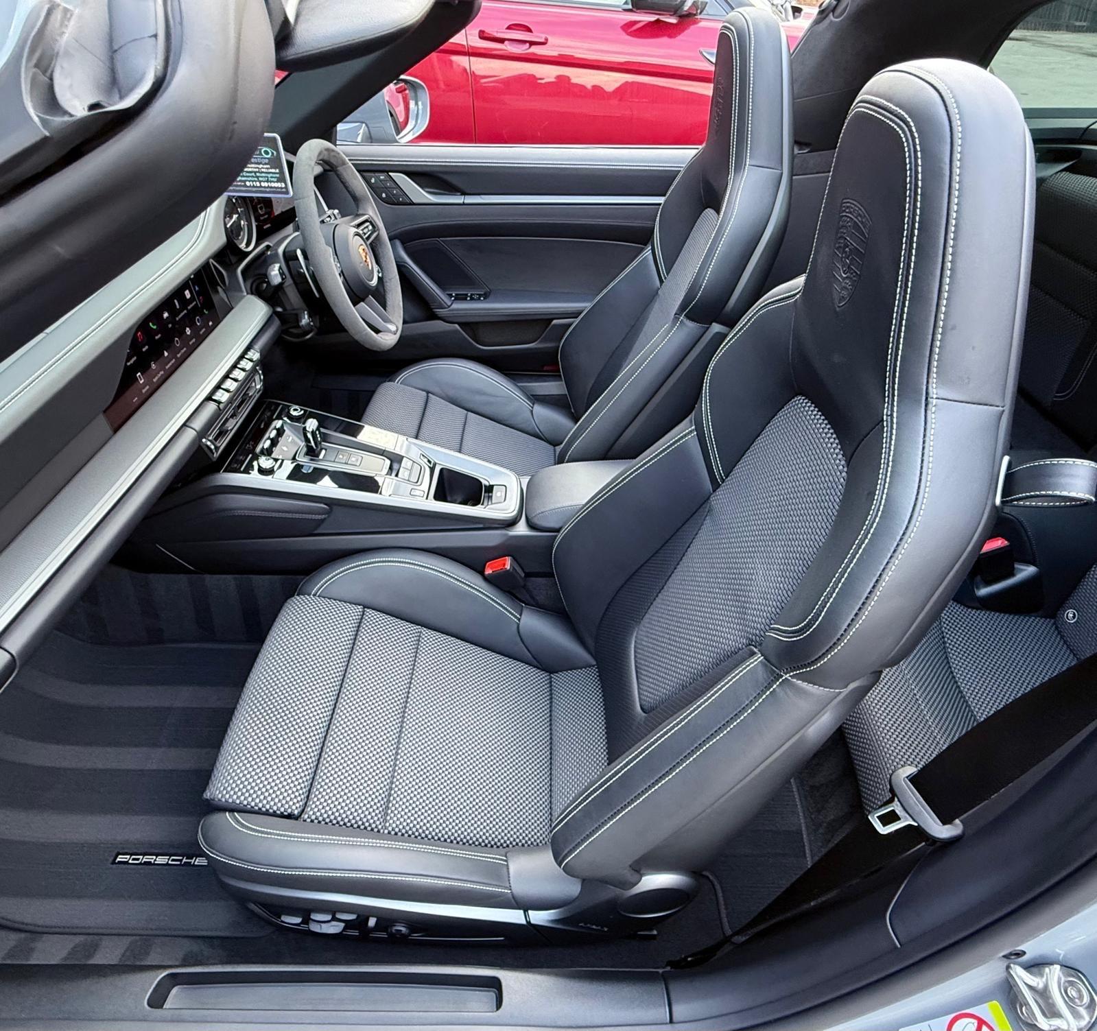 Porsche 911 view 19