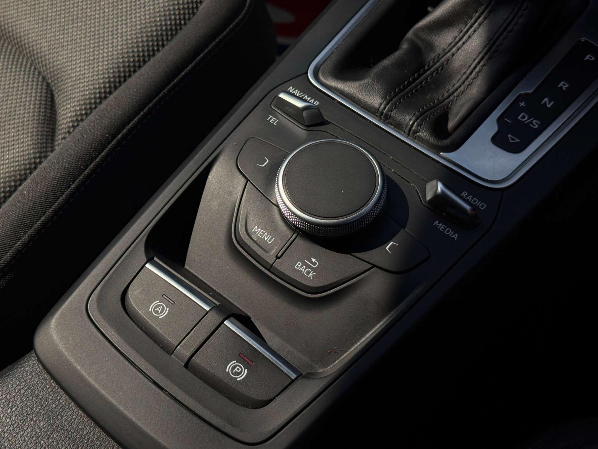 Audi Q2 view 63