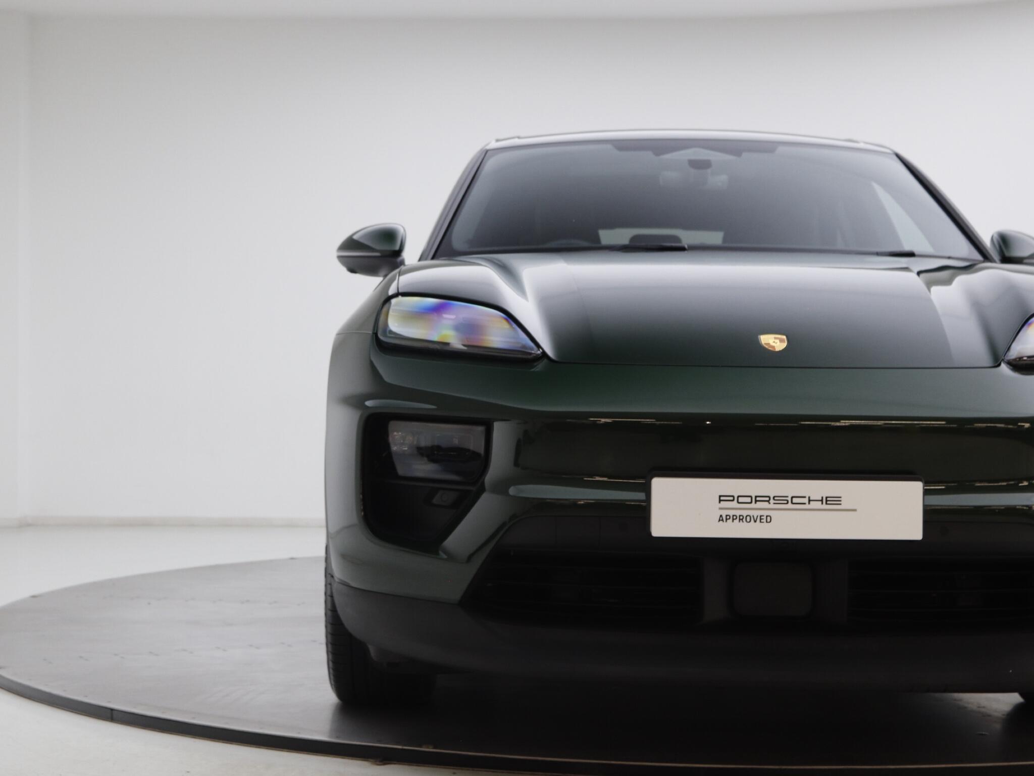 Porsche Macan view 24