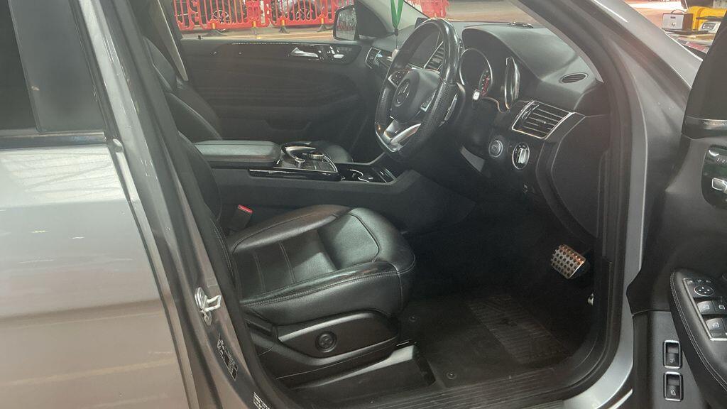 Mercedes-Benz GLE view 3