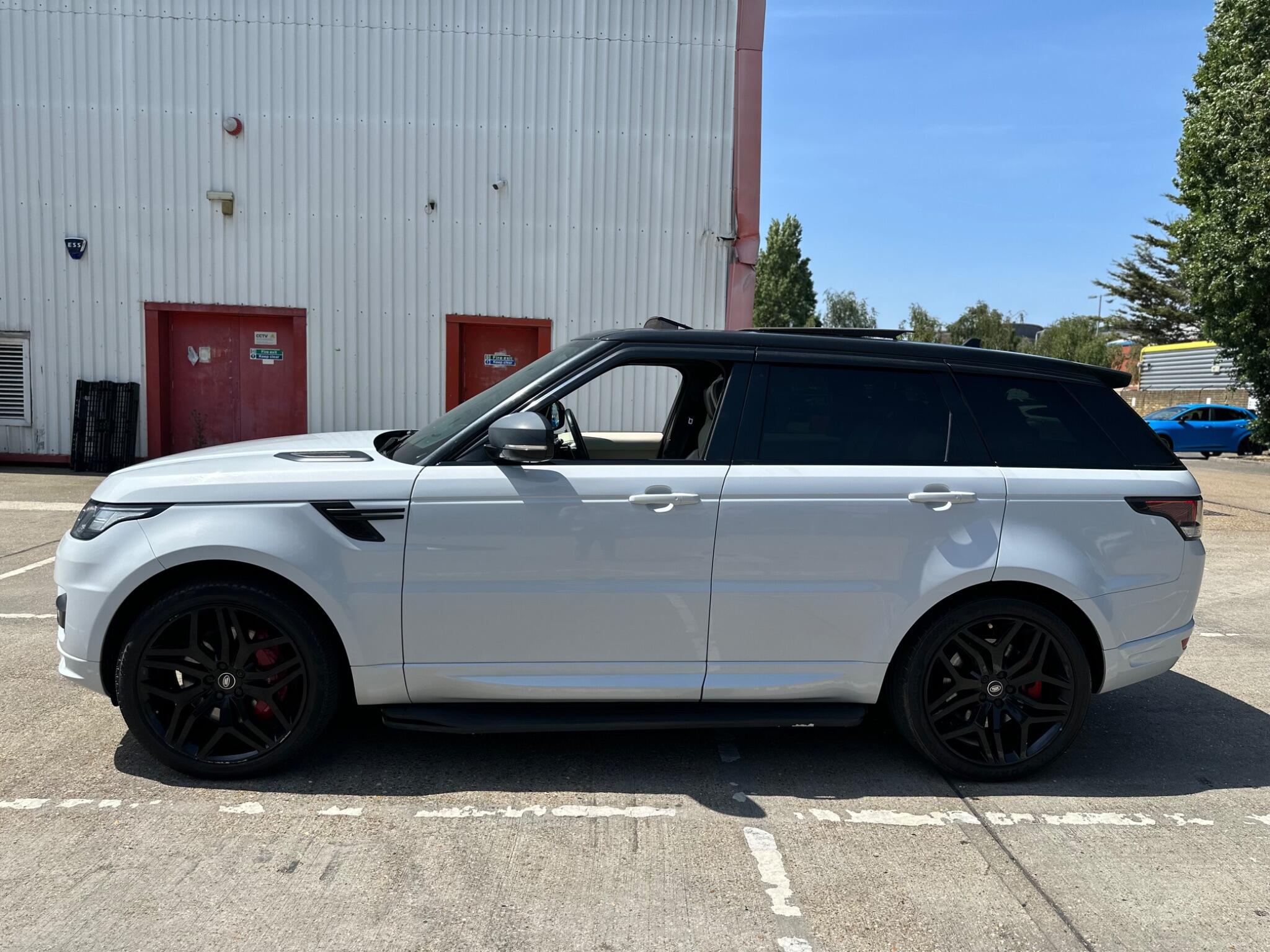 Land Rover Range Rover Sport view 11