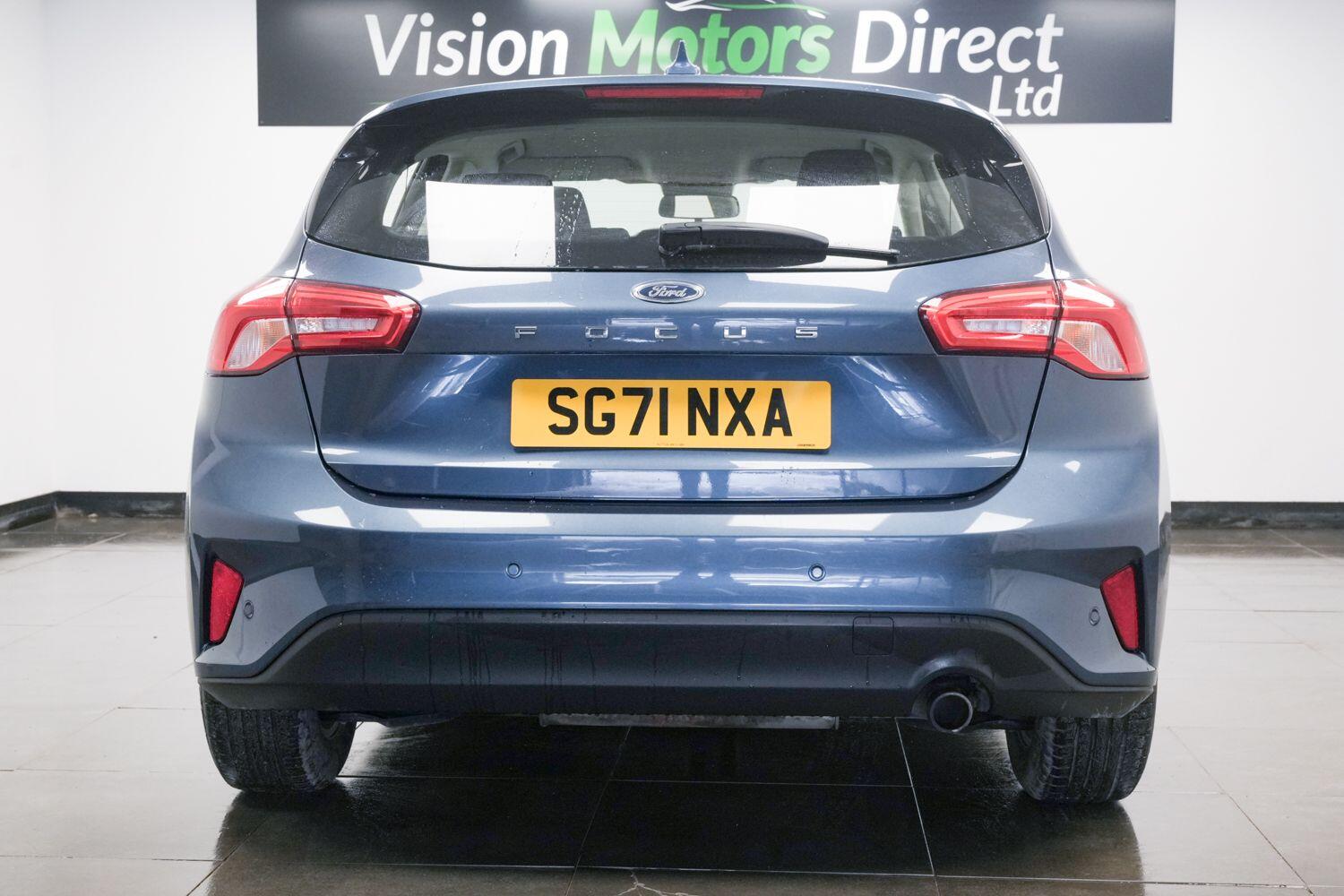Ford Focus view 3