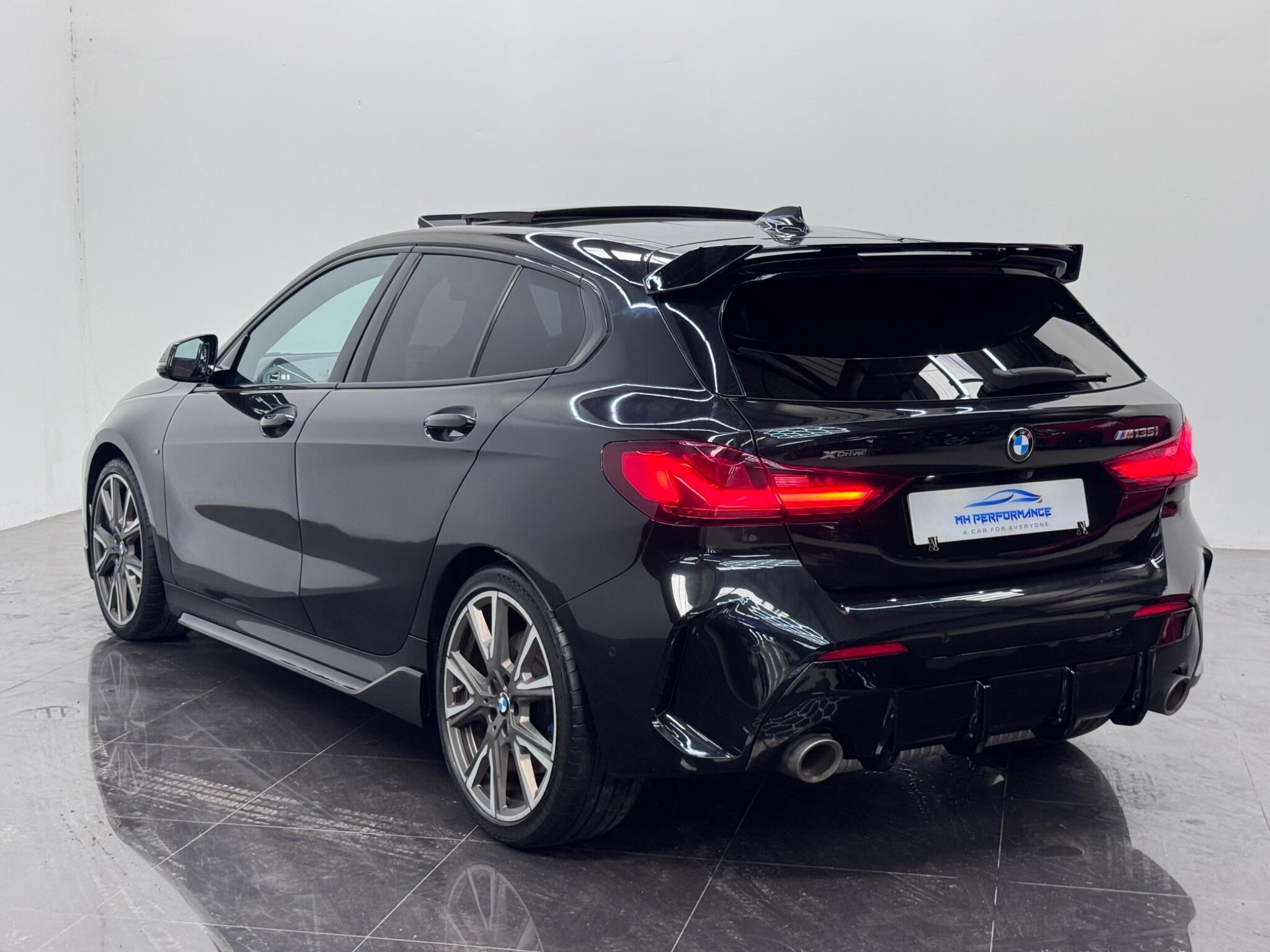 BMW 1 Series view 6