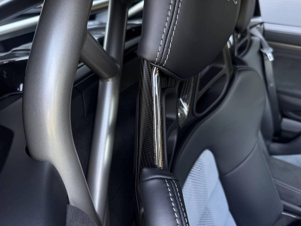 Porsche Cayman view 22