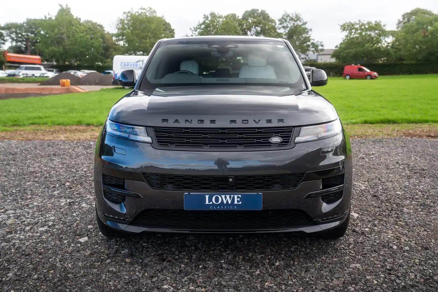 Land Rover Range Rover Sport view 2