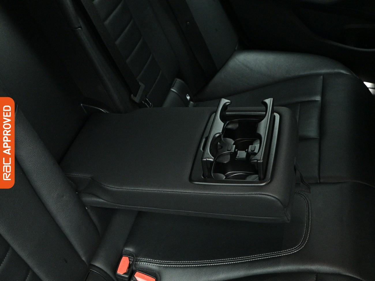 BMW 3 Series view 26