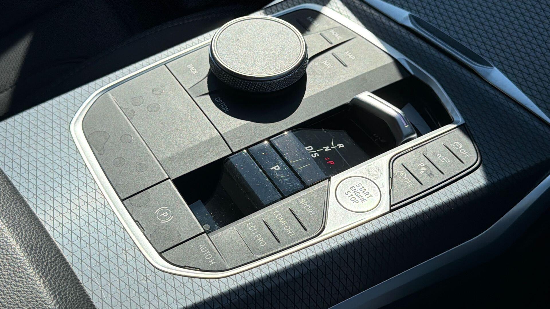 BMW 3 Series view 10